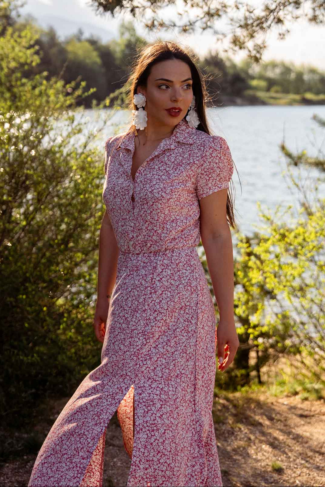 Дълга рокля на цвeтя с цепки ANNA