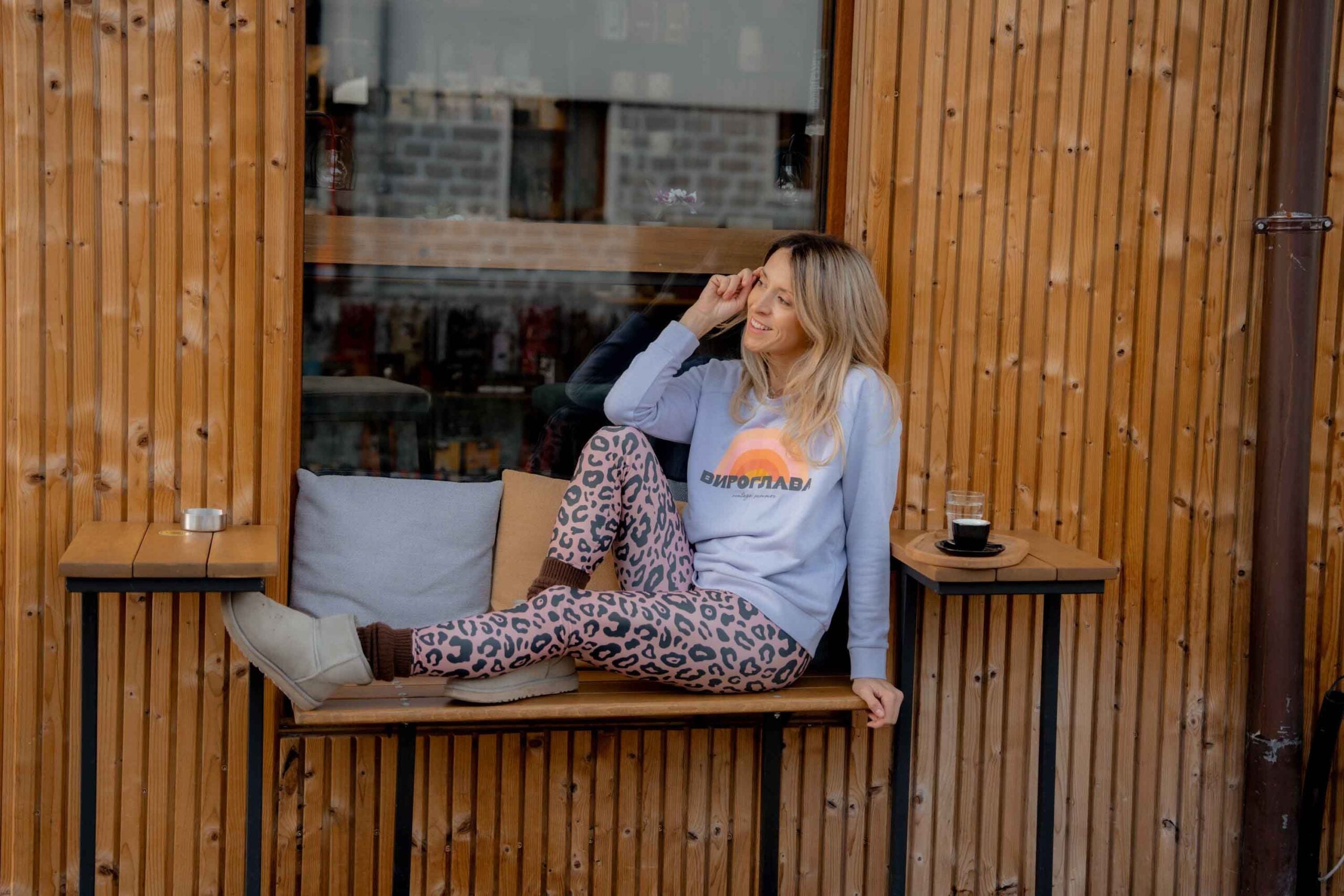 Leopard print sports leggings