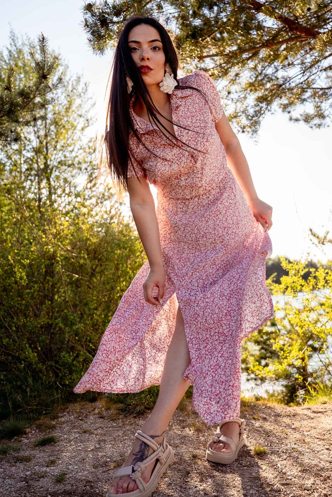 Дълга рокля на цвeтя с цепки ANNA