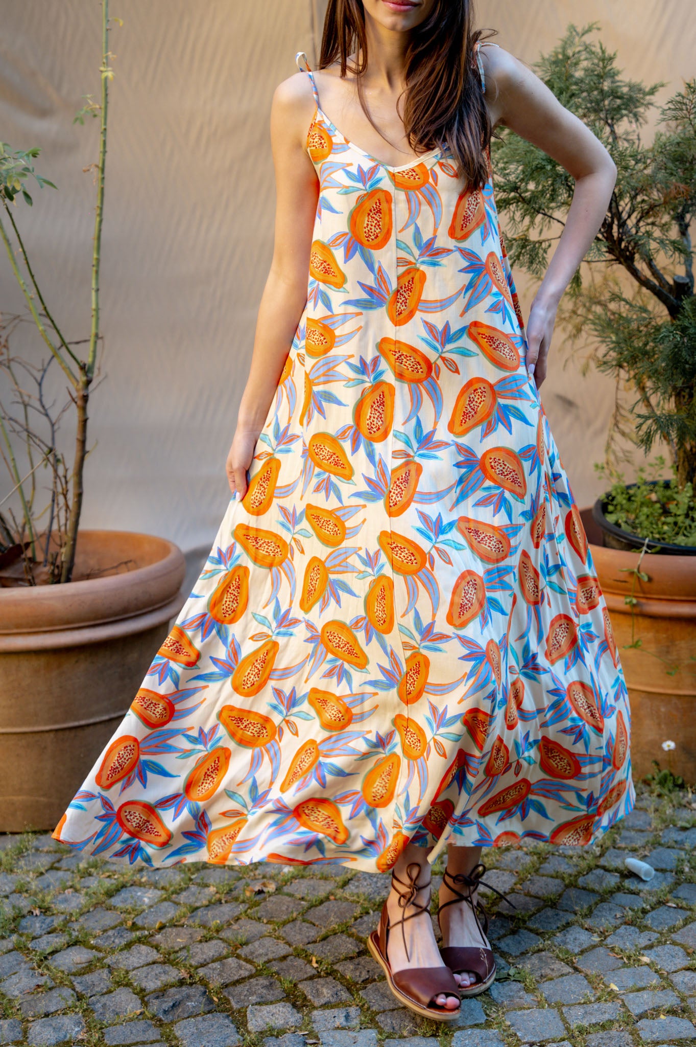 Дълга рокля с тънки презрамки SOLANA