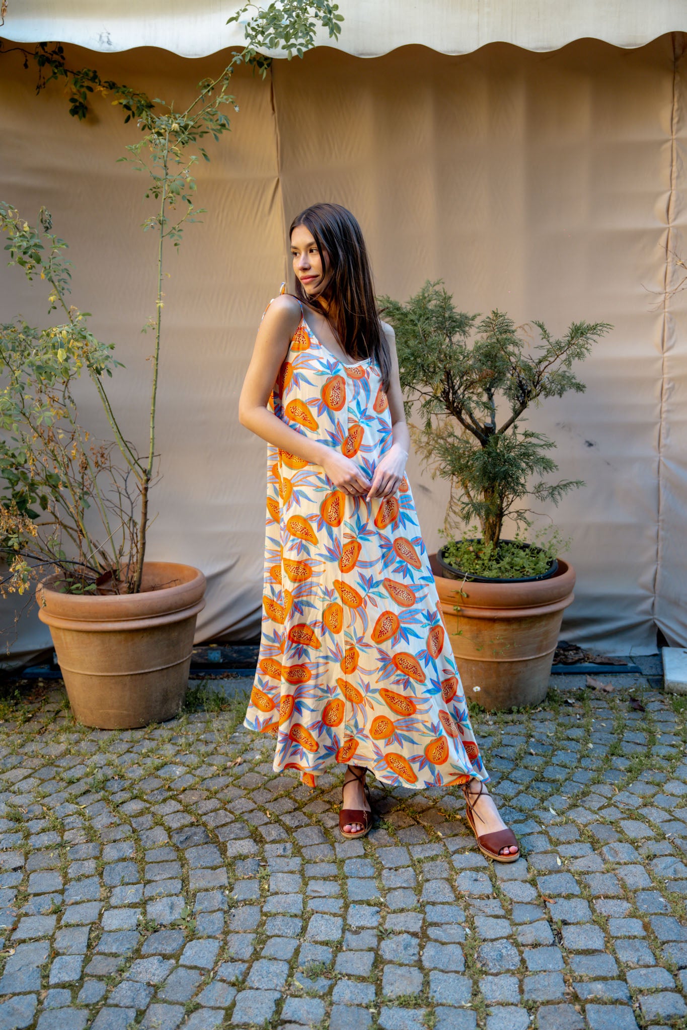 Дълга рокля с тънки презрамки SOLANA