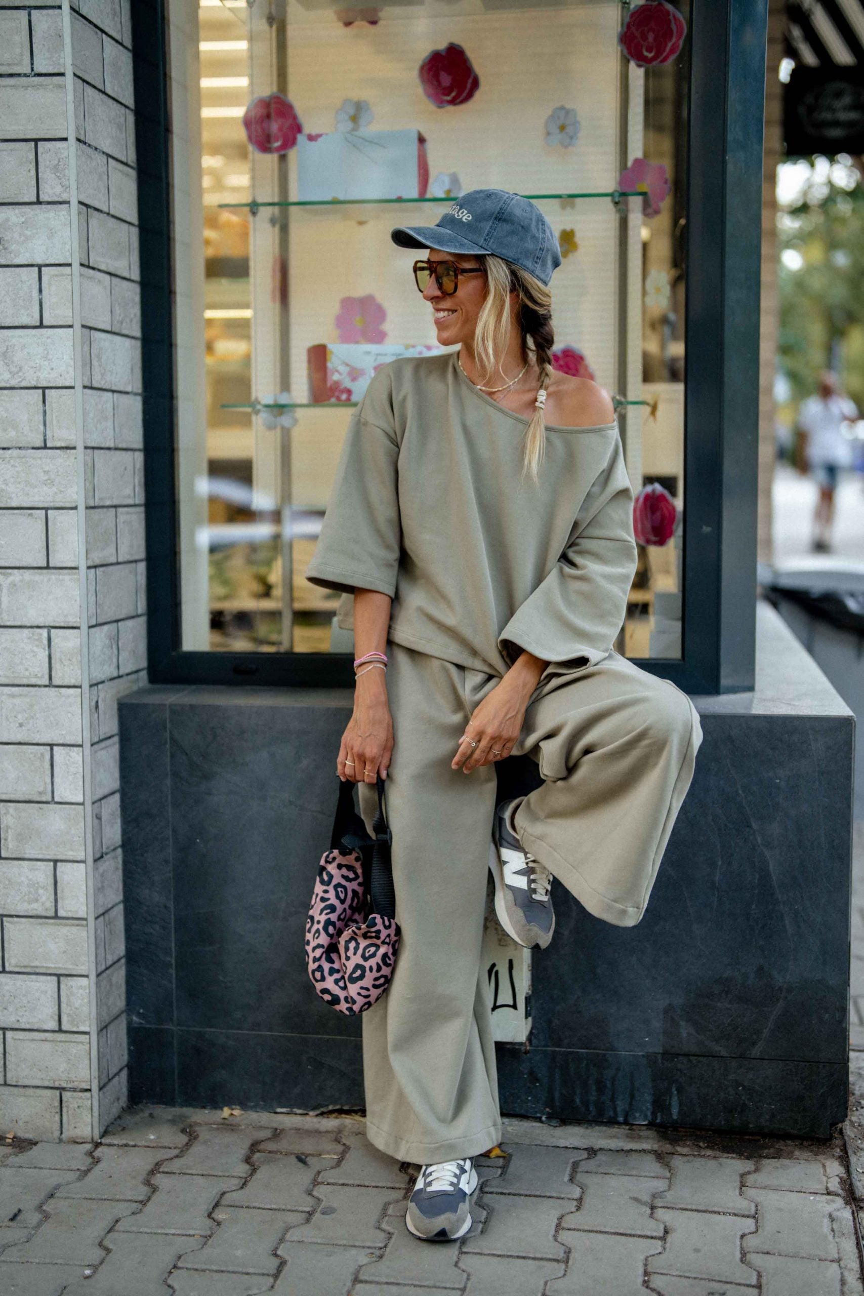 Шапка с козирка Vintage с метална закопчалка