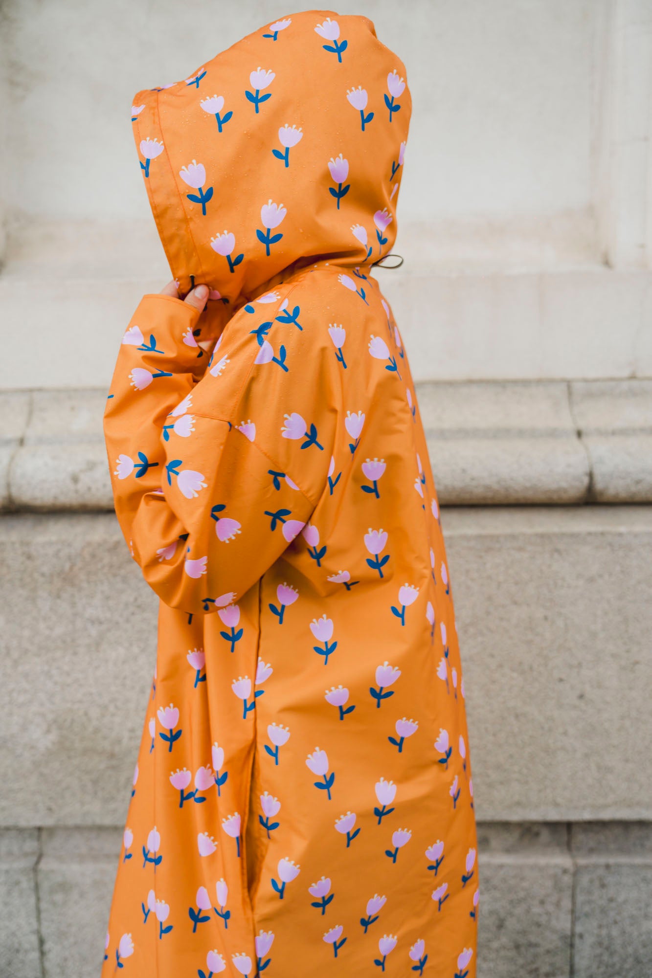 Весел дъждобран на цветя