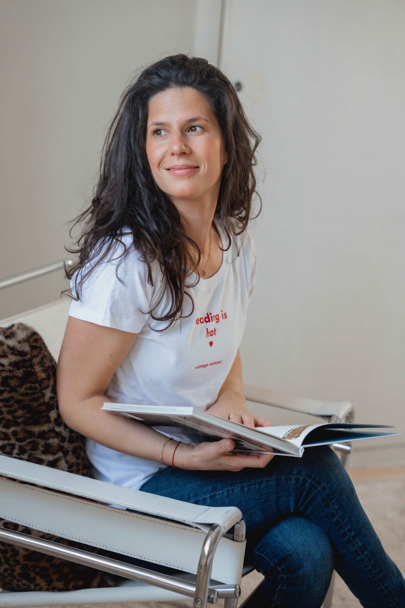 Бяла тениска Reading is Hot