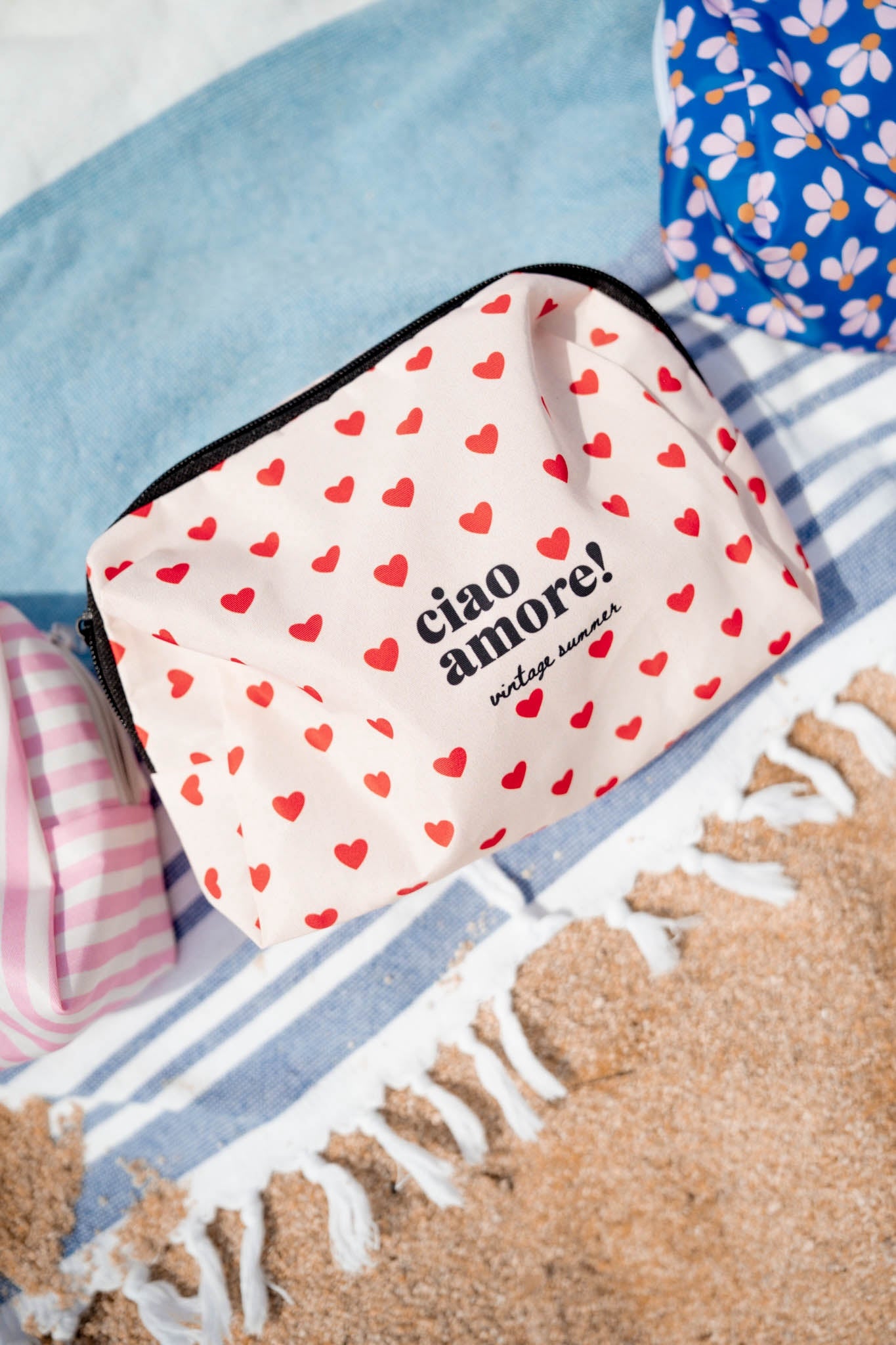 Непромокаем козметичен несесер с цветен принт