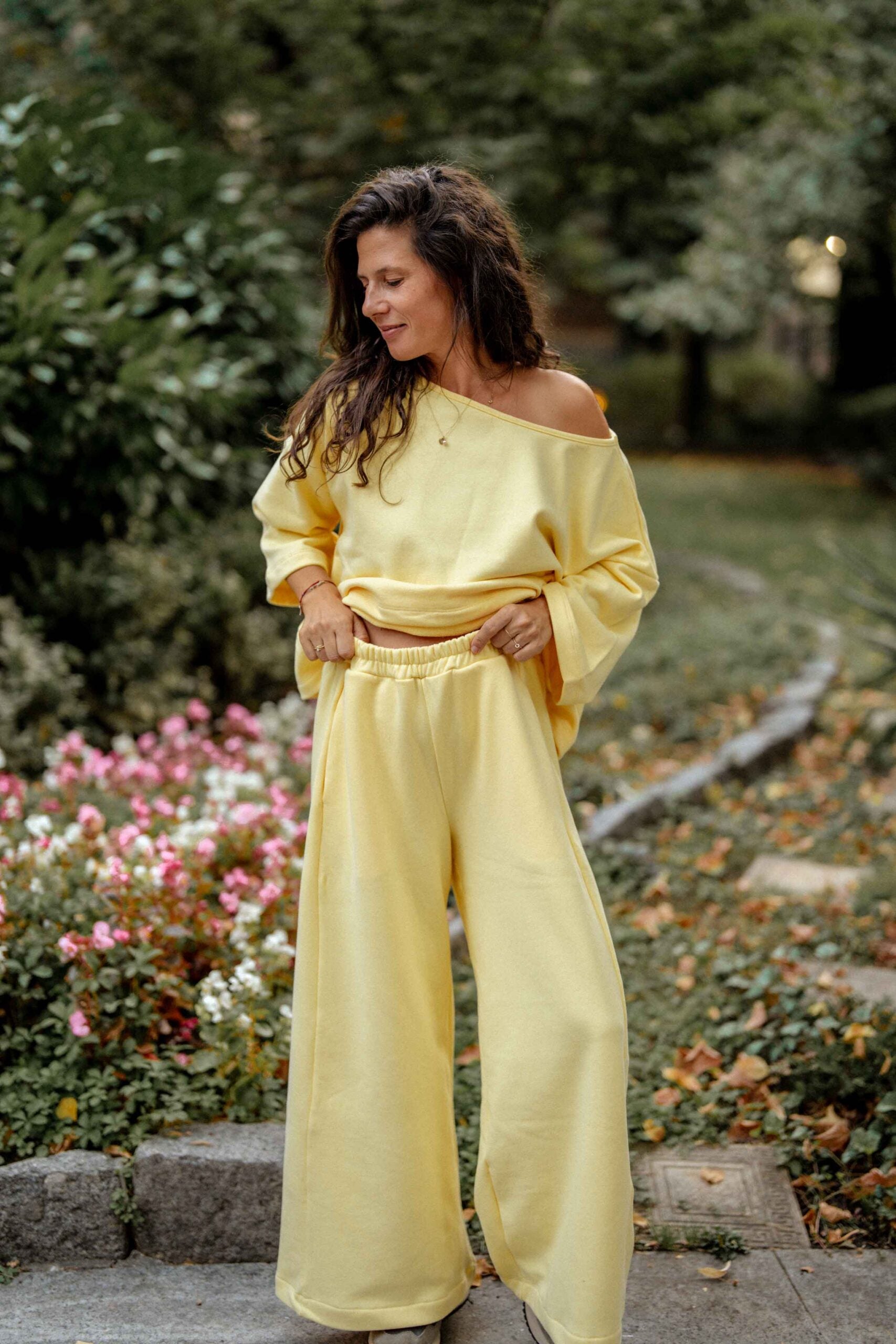 Yellow sports pants GOOD ENERGY