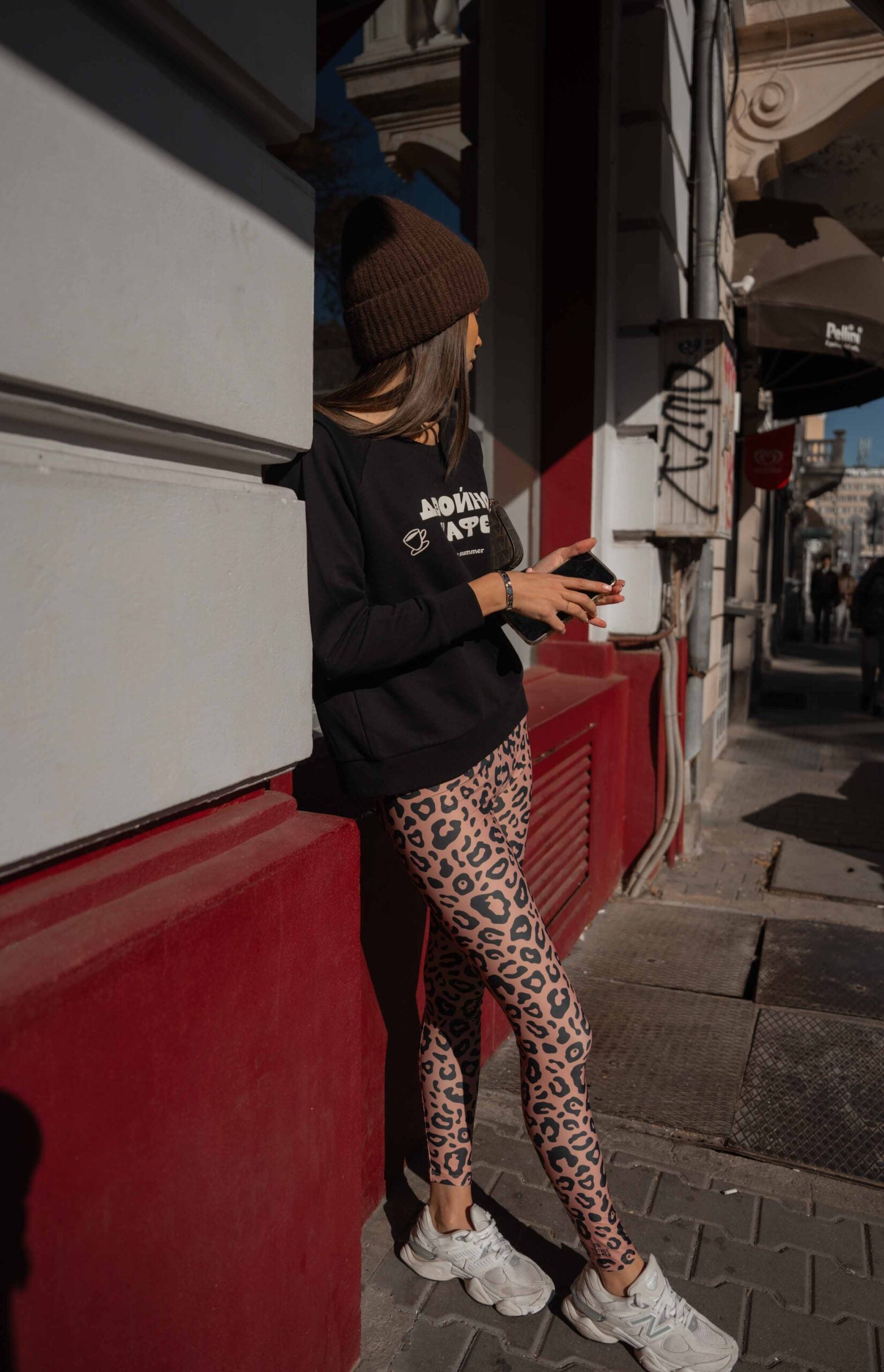 Leopard print sports leggings