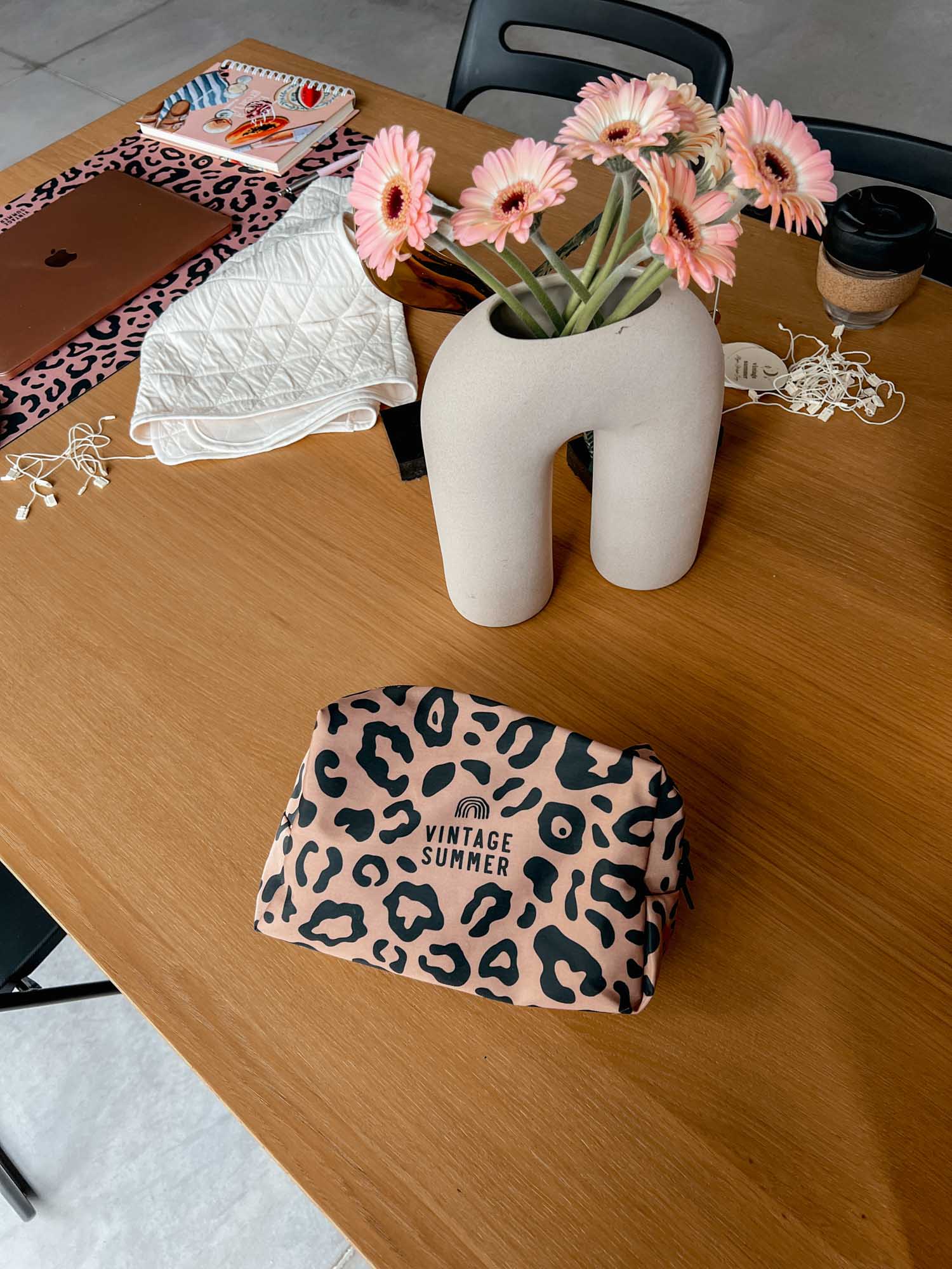 Непромокаем козметичен несесер с цветен принт