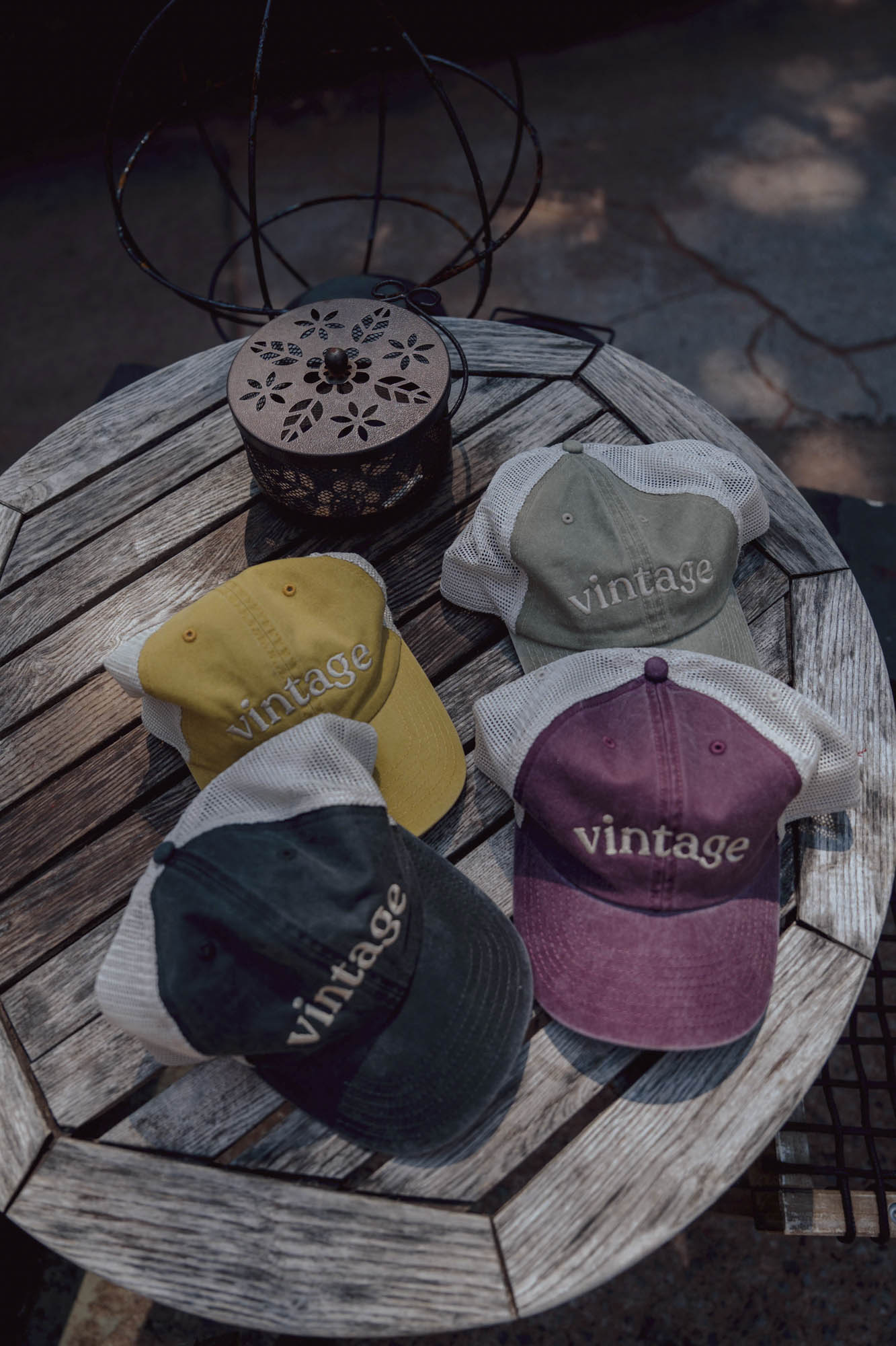 Шапка с козирка Vintage с мрежа