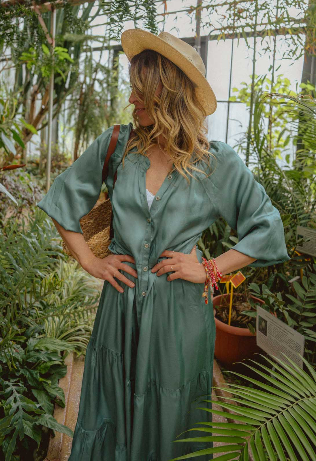 Дълга зелена сатенена рокля NAOMI