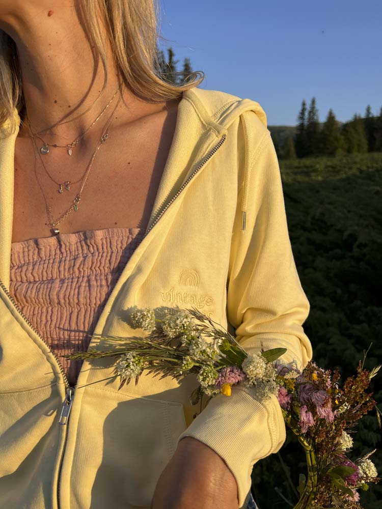 Светло жълт спортен суичър VINTAGE с цип