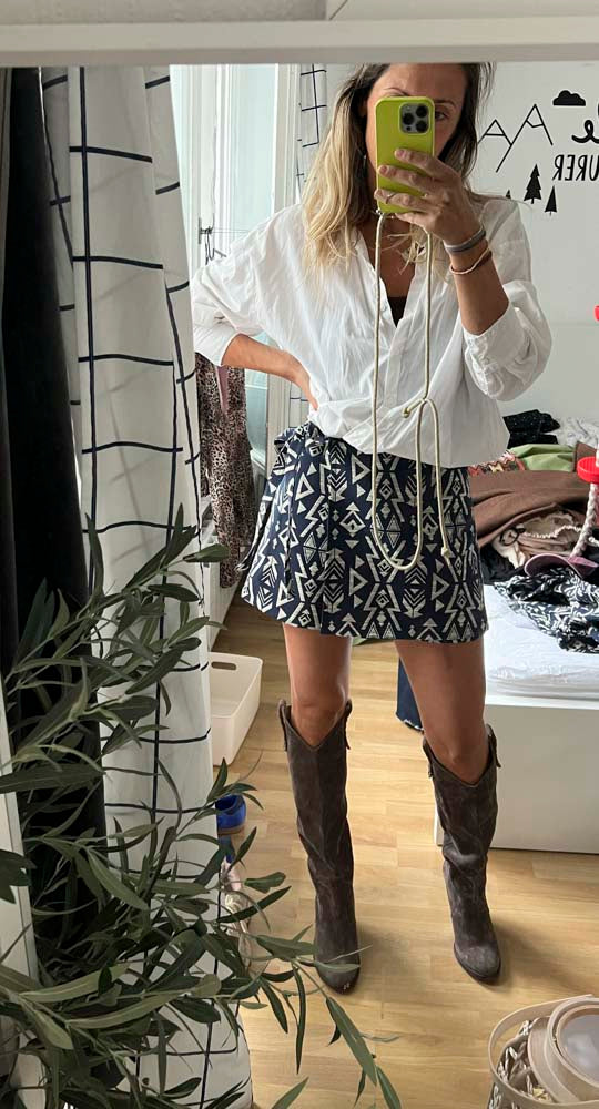 Къса синя пола панталонки тип скорт NAVA