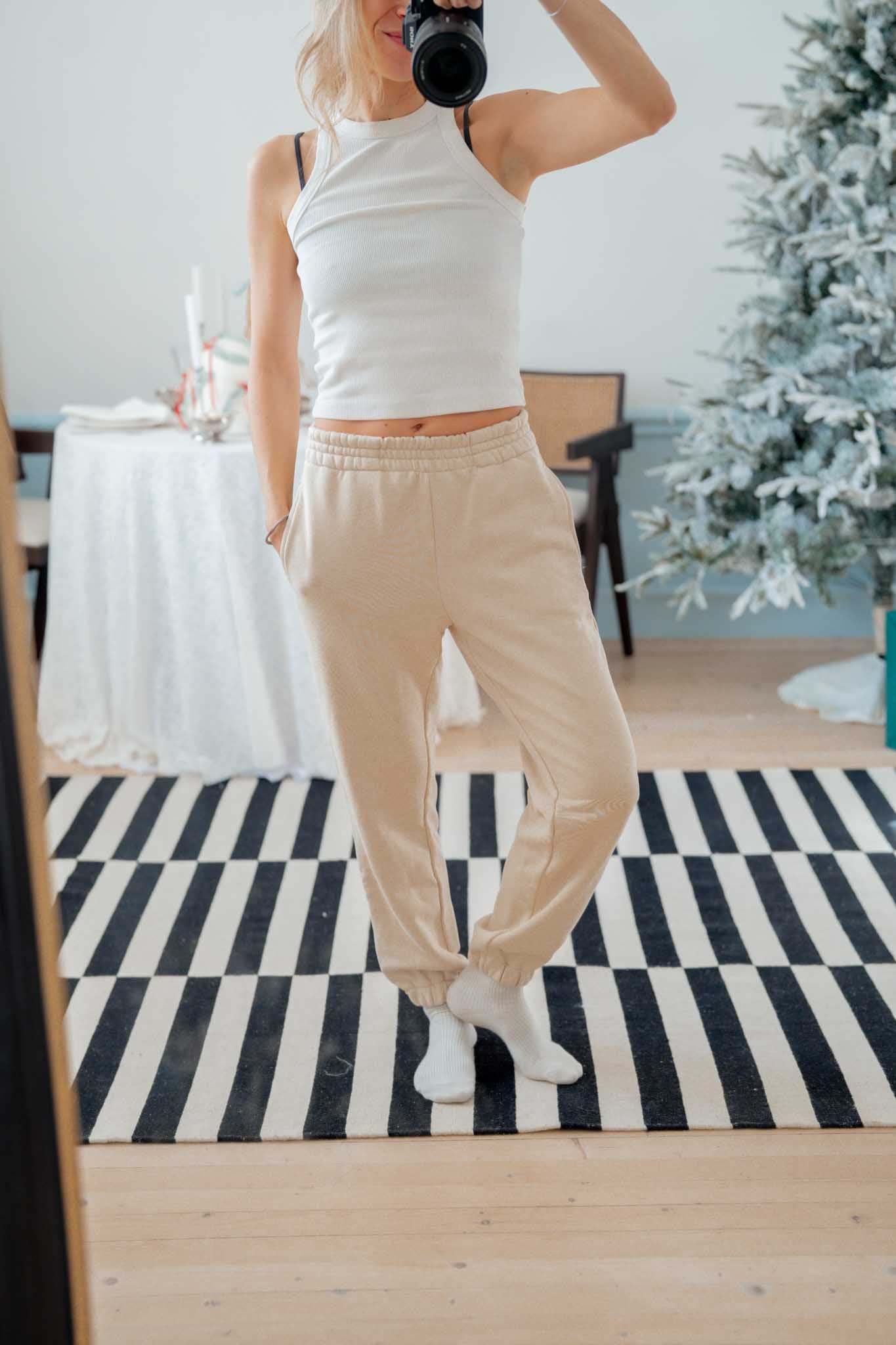 Бежов панталон SELF CARE с крачол с ластик