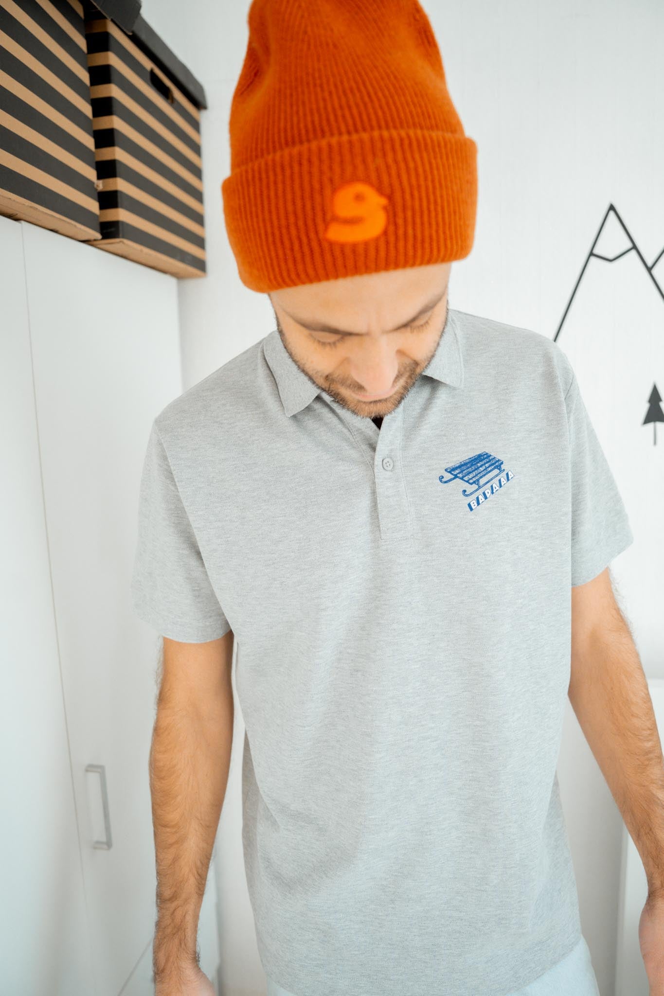 Сива мъжка поло тениска с яка „ВАРДА“