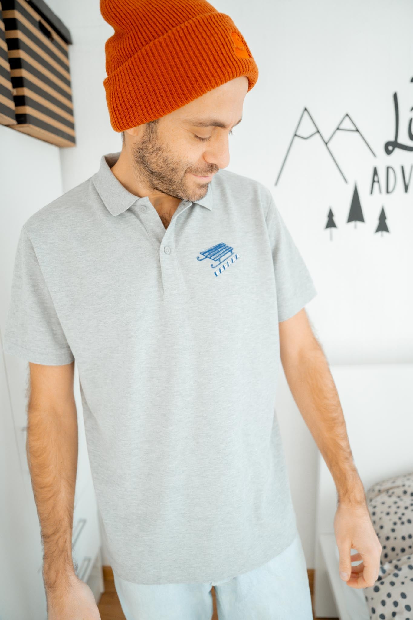 Сива мъжка поло тениска с яка „ВАРДА“