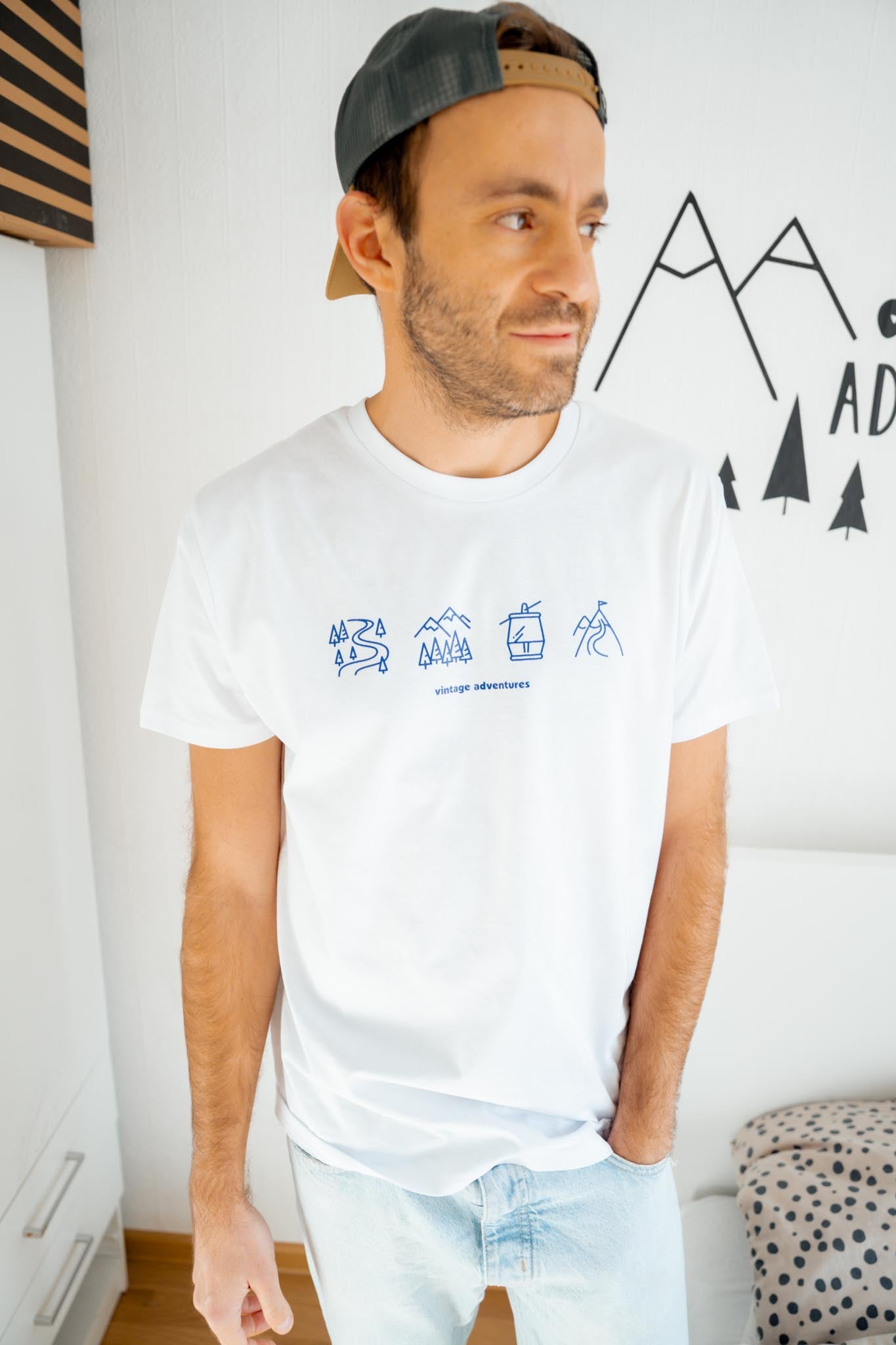 Бяла мъжка тениска Vintage Adventures