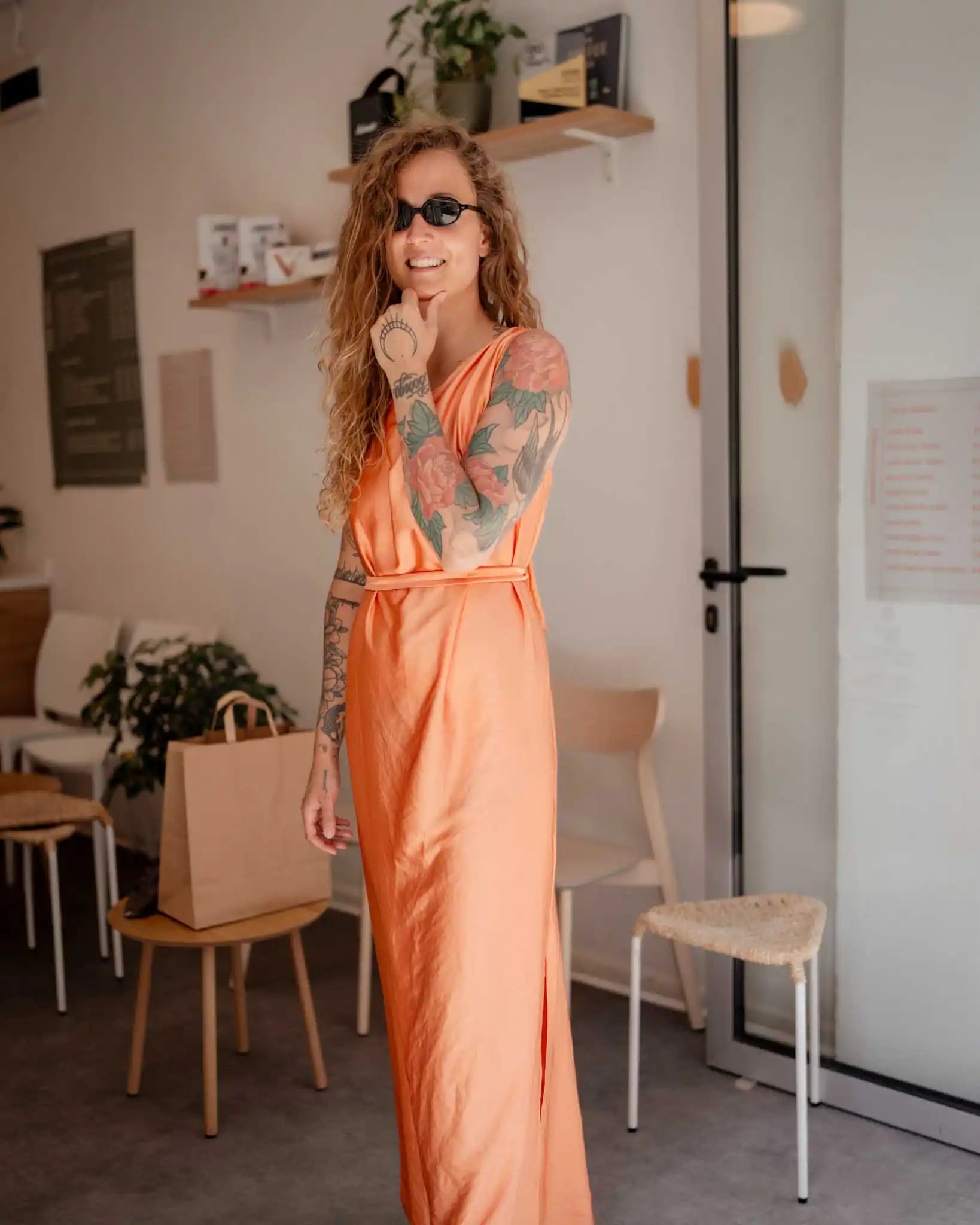 Сатенена рокля APRICOT в оранжева