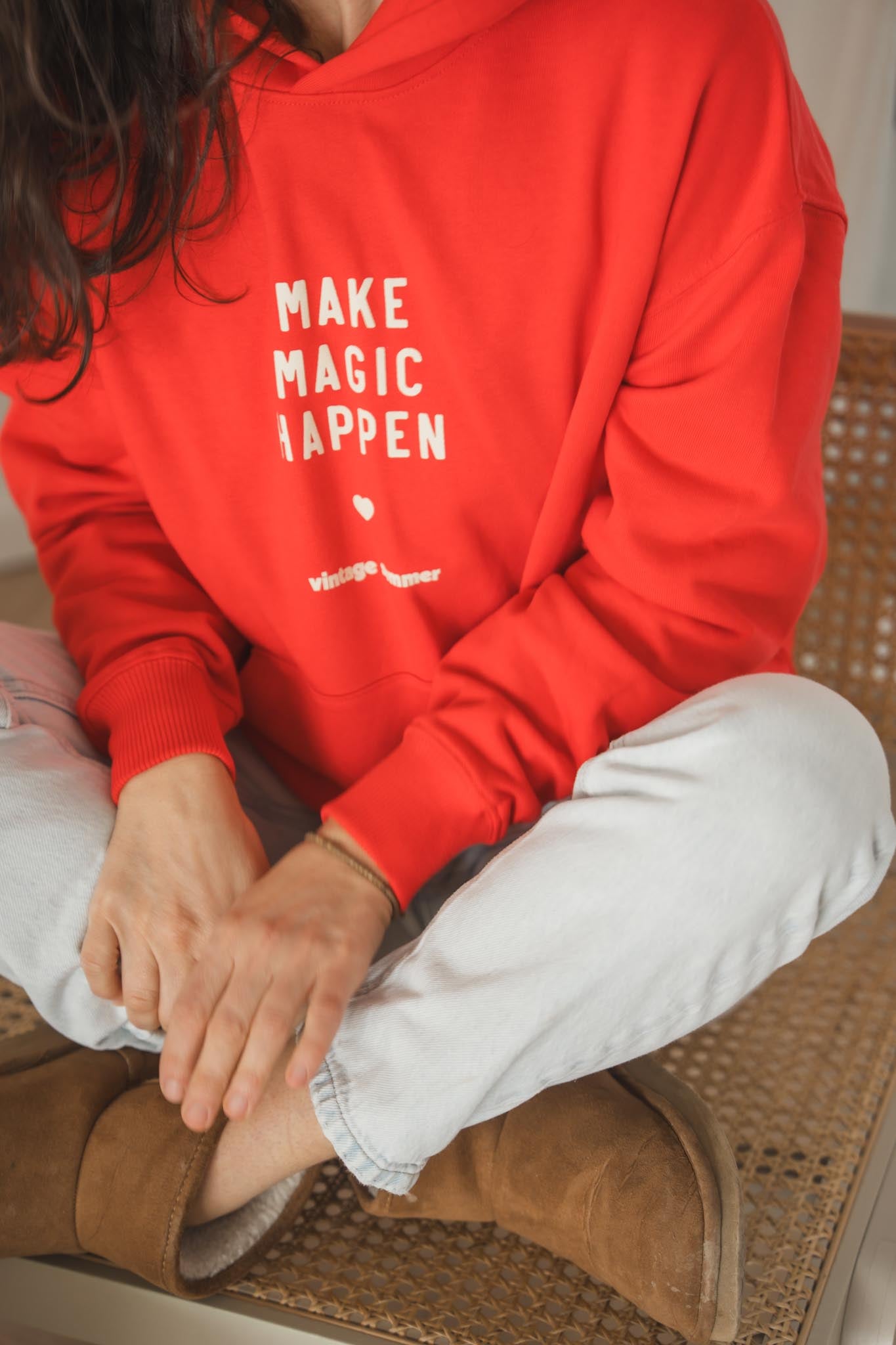 Червен суичър Make Magic Happen с качулка