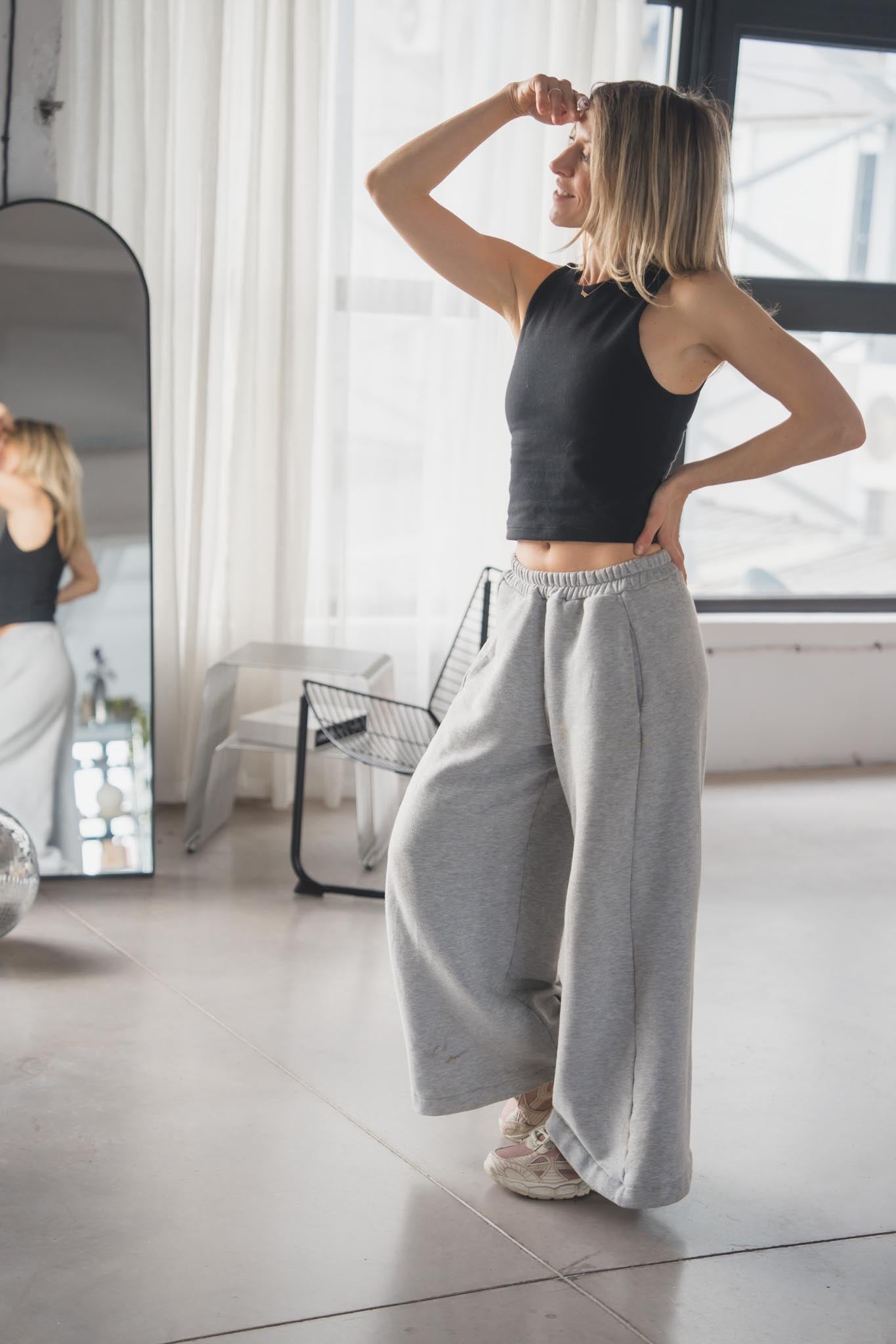 Pre-order: Минималистичен черен топ MIDNIGHT WHISPER