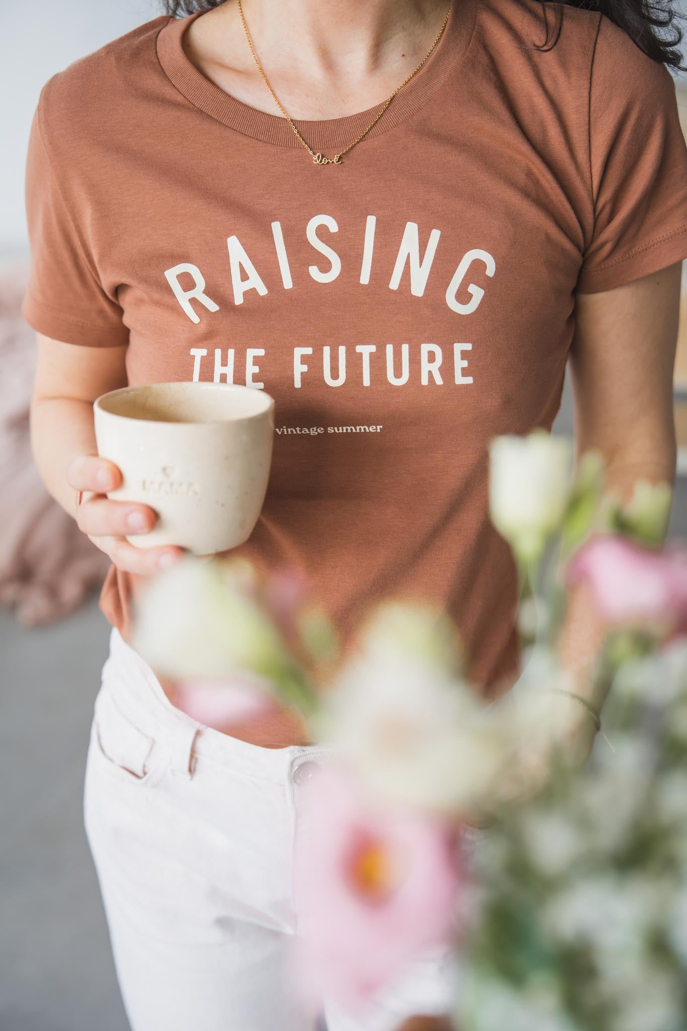 Подаръчната кутия “Raising the Future