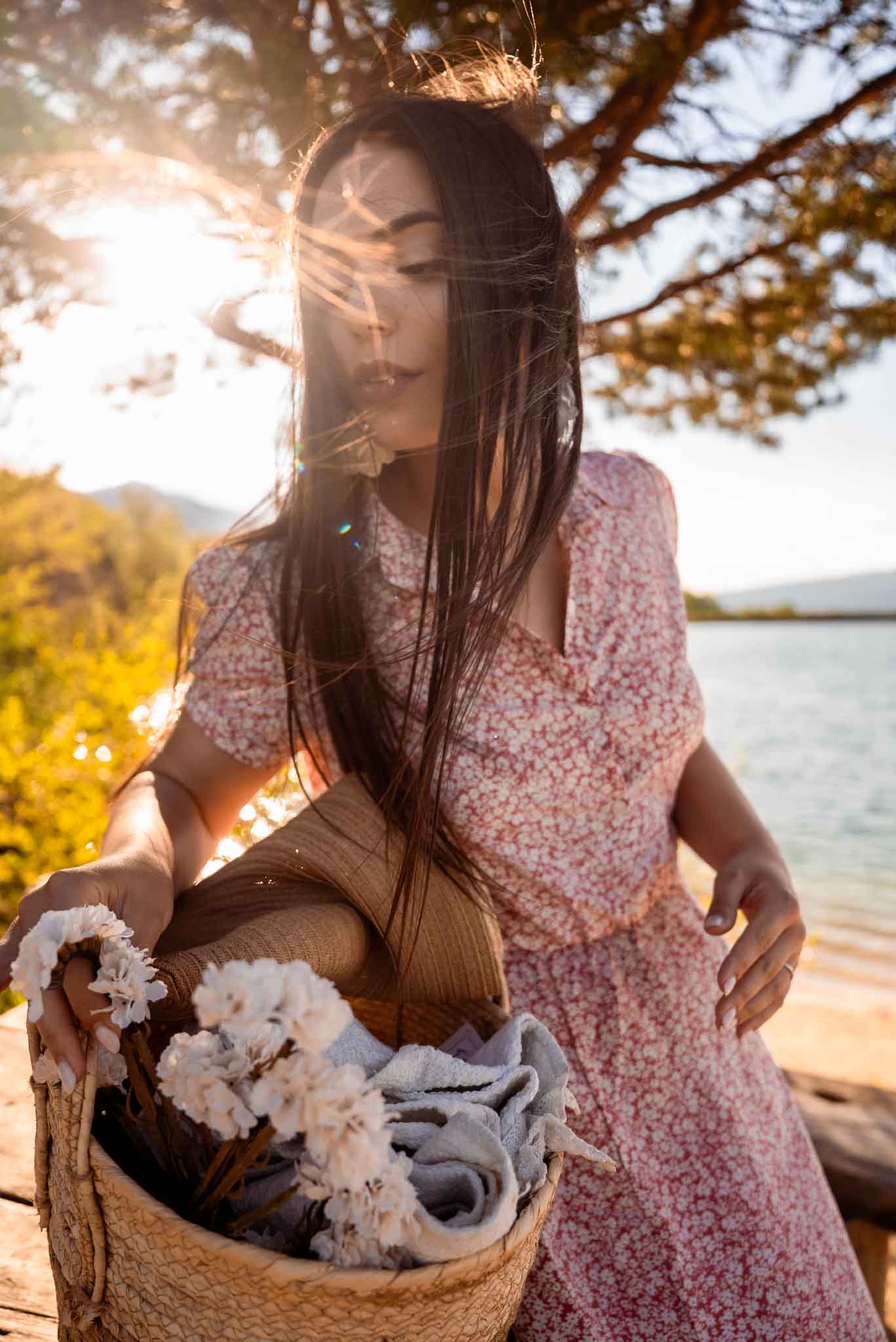 Дълга рокля на цвeтя с цепки ANNA