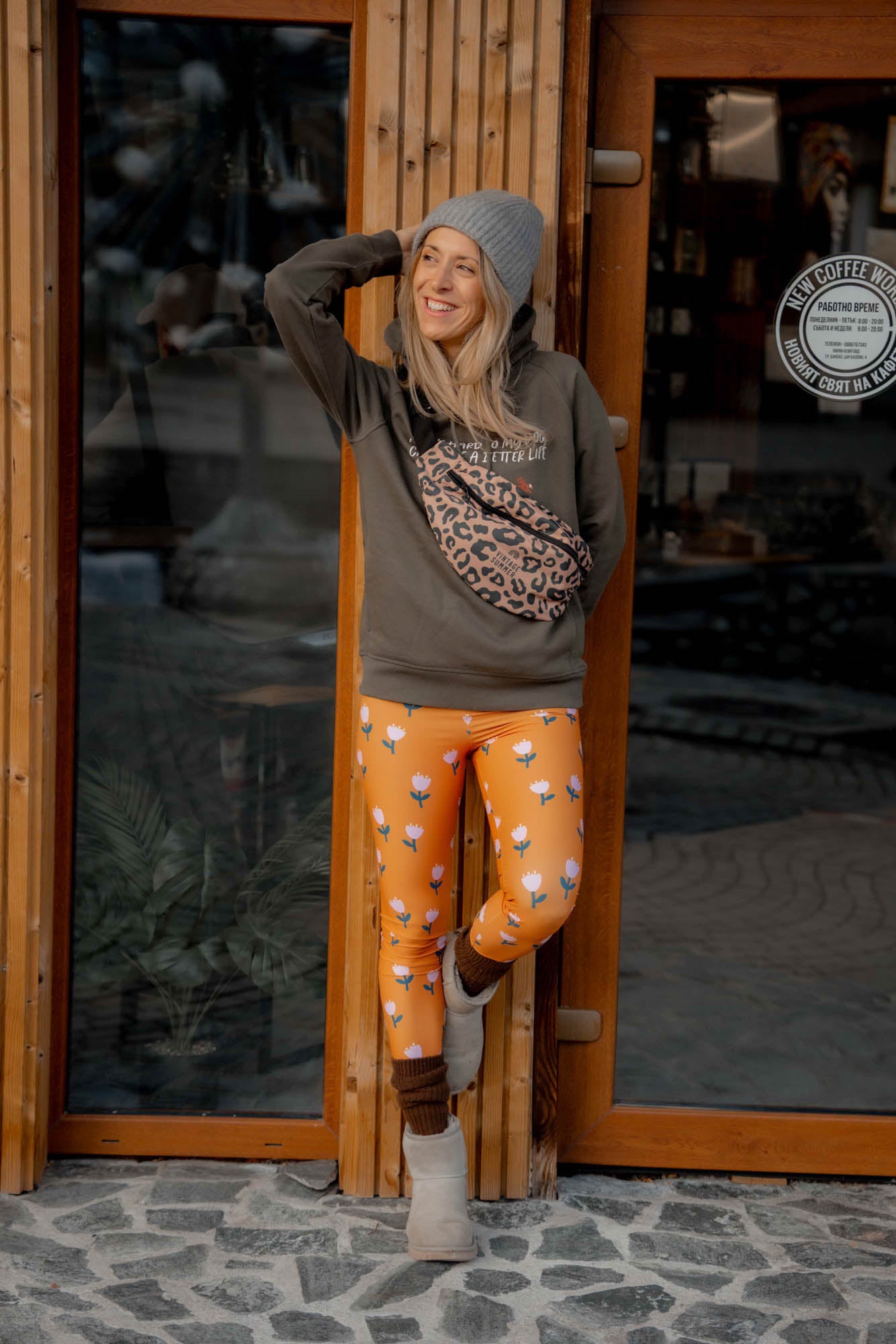 Спортен клин и топ с принт на цветя