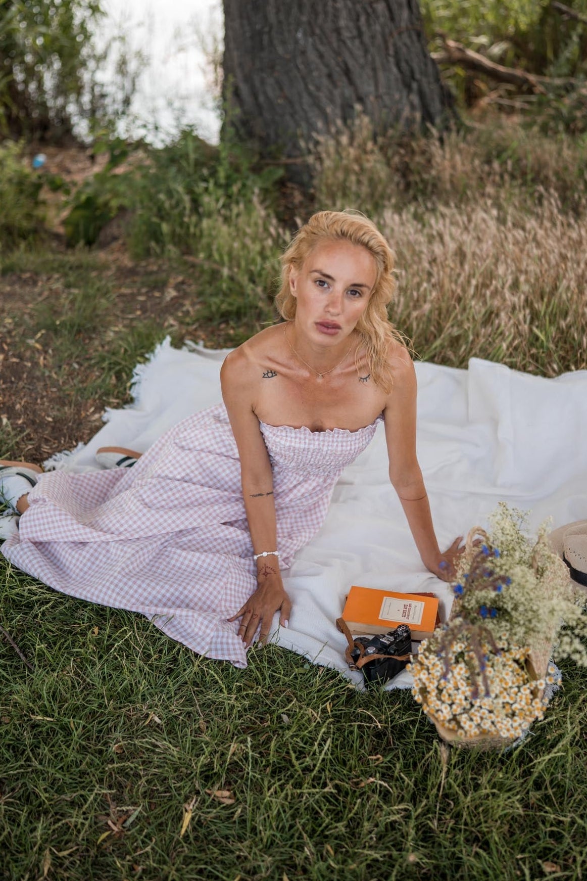 Миди рокля Amélie в нежно розово каре