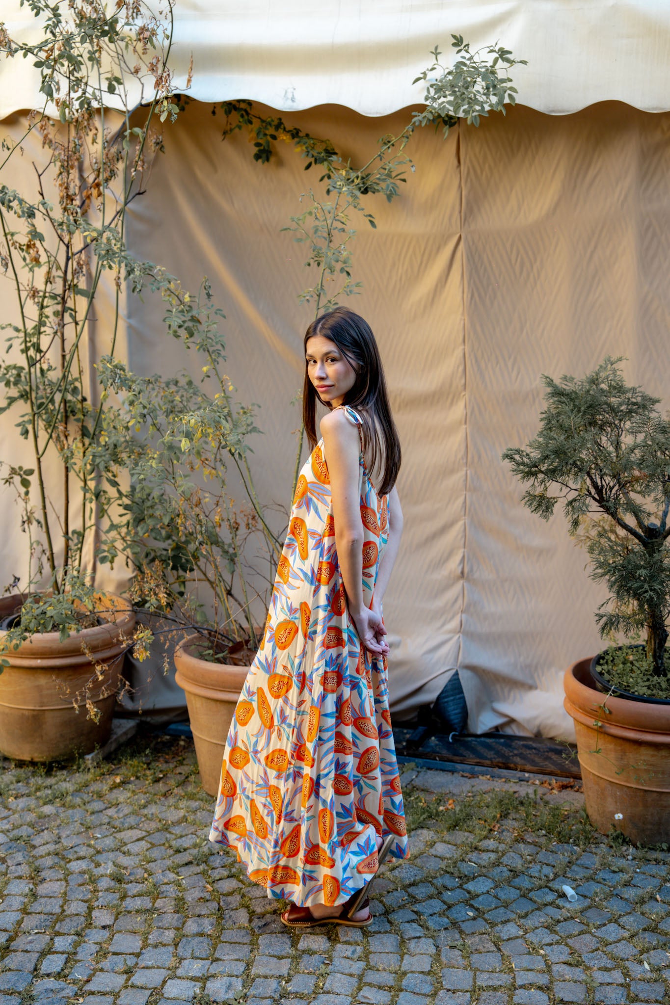 Дълга рокля с тънки презрамки SOLANA