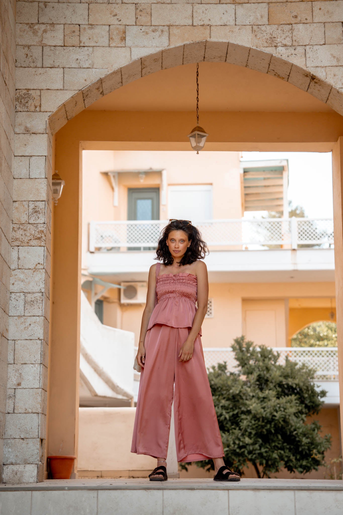 Розов сатенен комплект панталон и бюстие AURORA