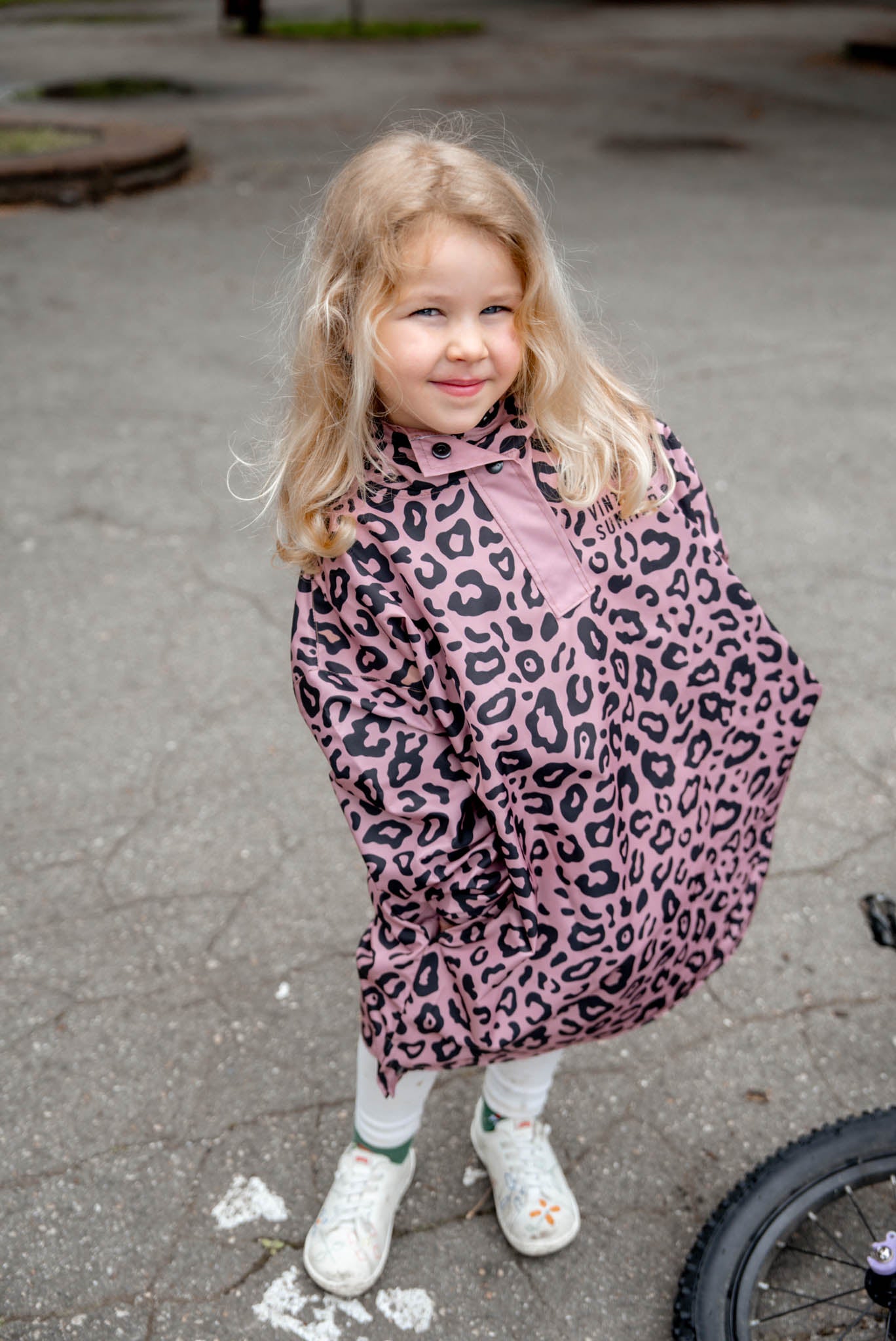 Детски дъждобран с леопардов принт