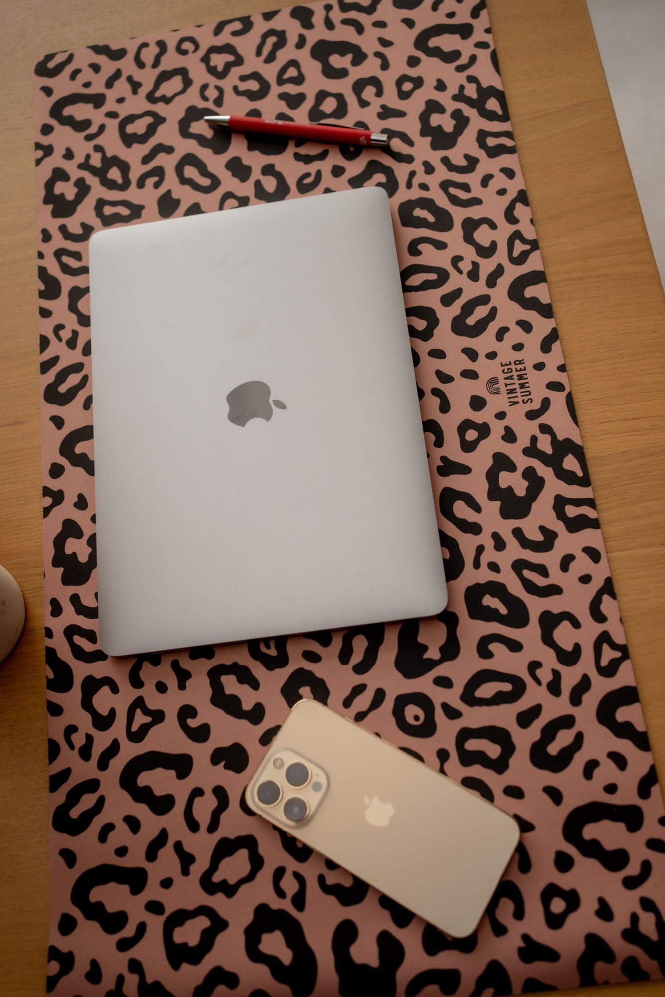 Мека подложка за бюро с леопардов принт