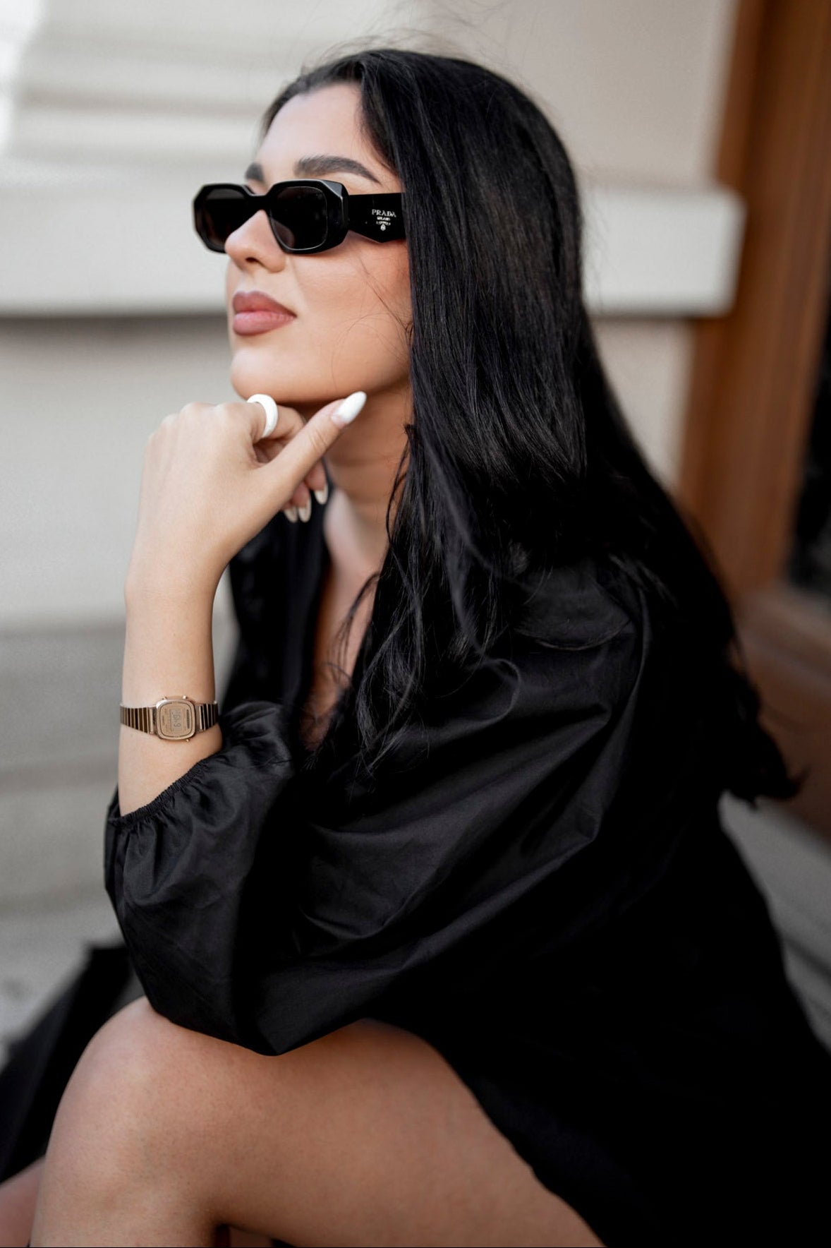 Черна рокля MONICA с панделка и обемни ръкави