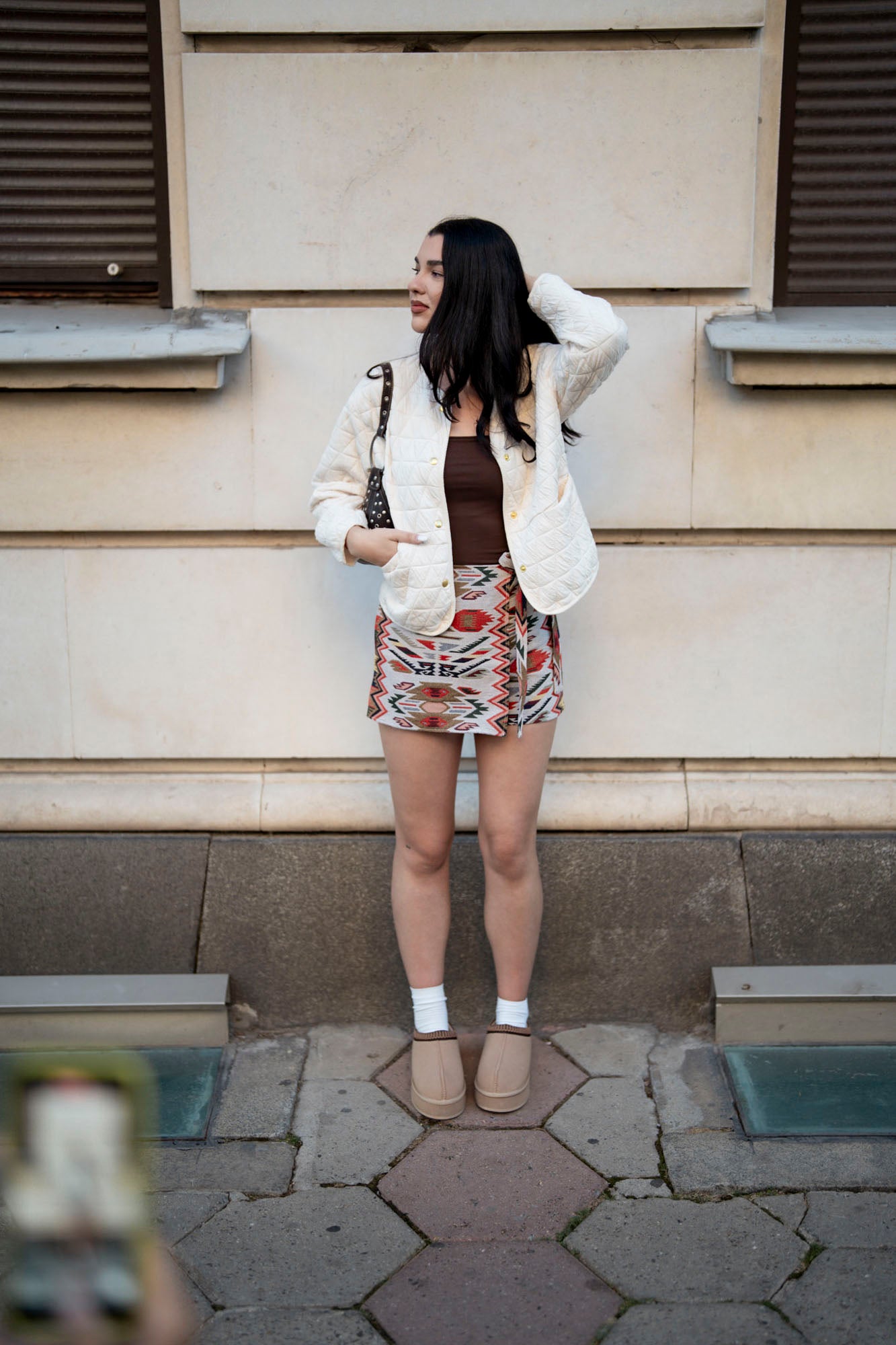 Мини скорт с етно десен и декоративна връзка