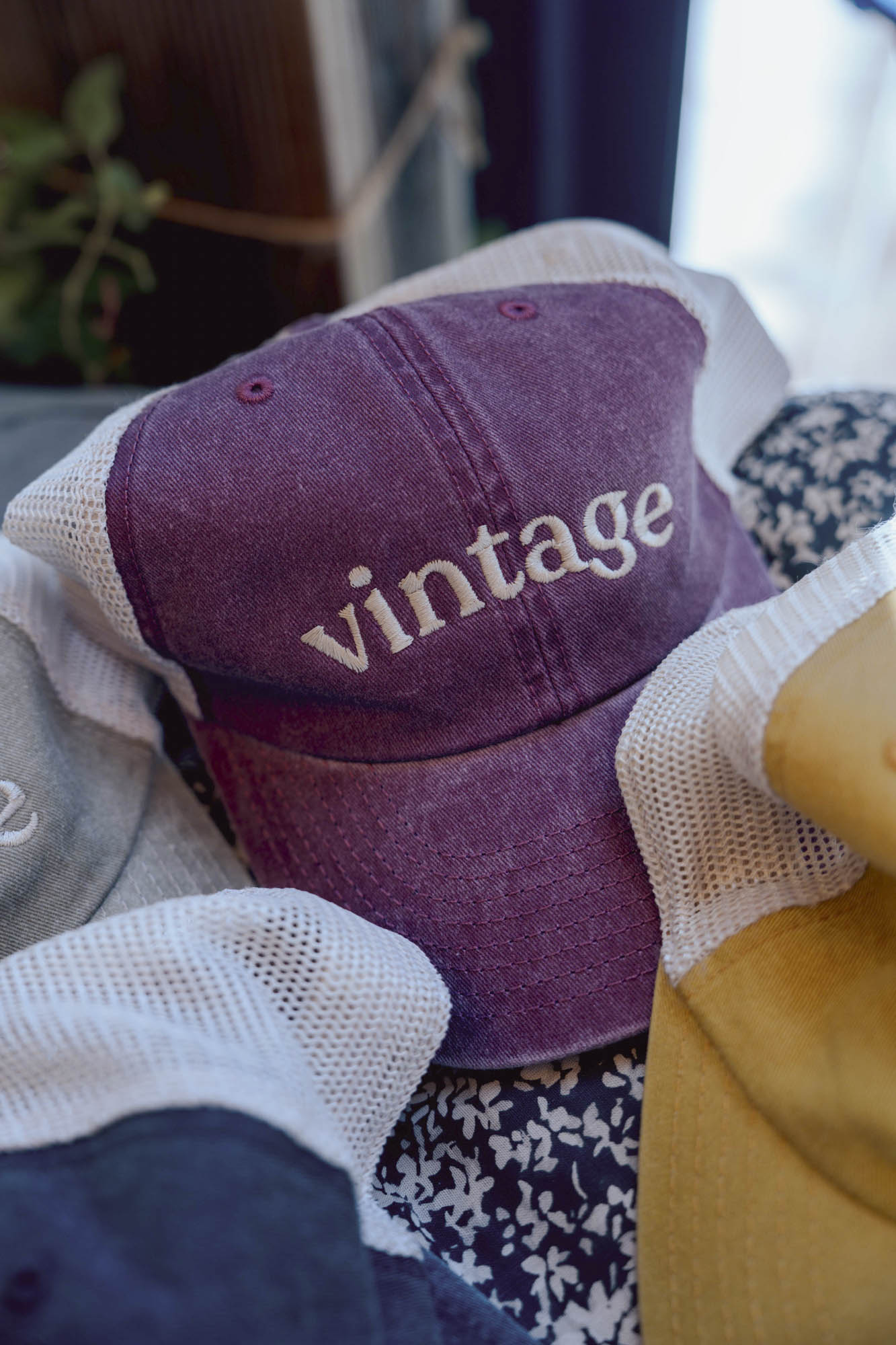 Шапка с козирка Vintage с мрежа