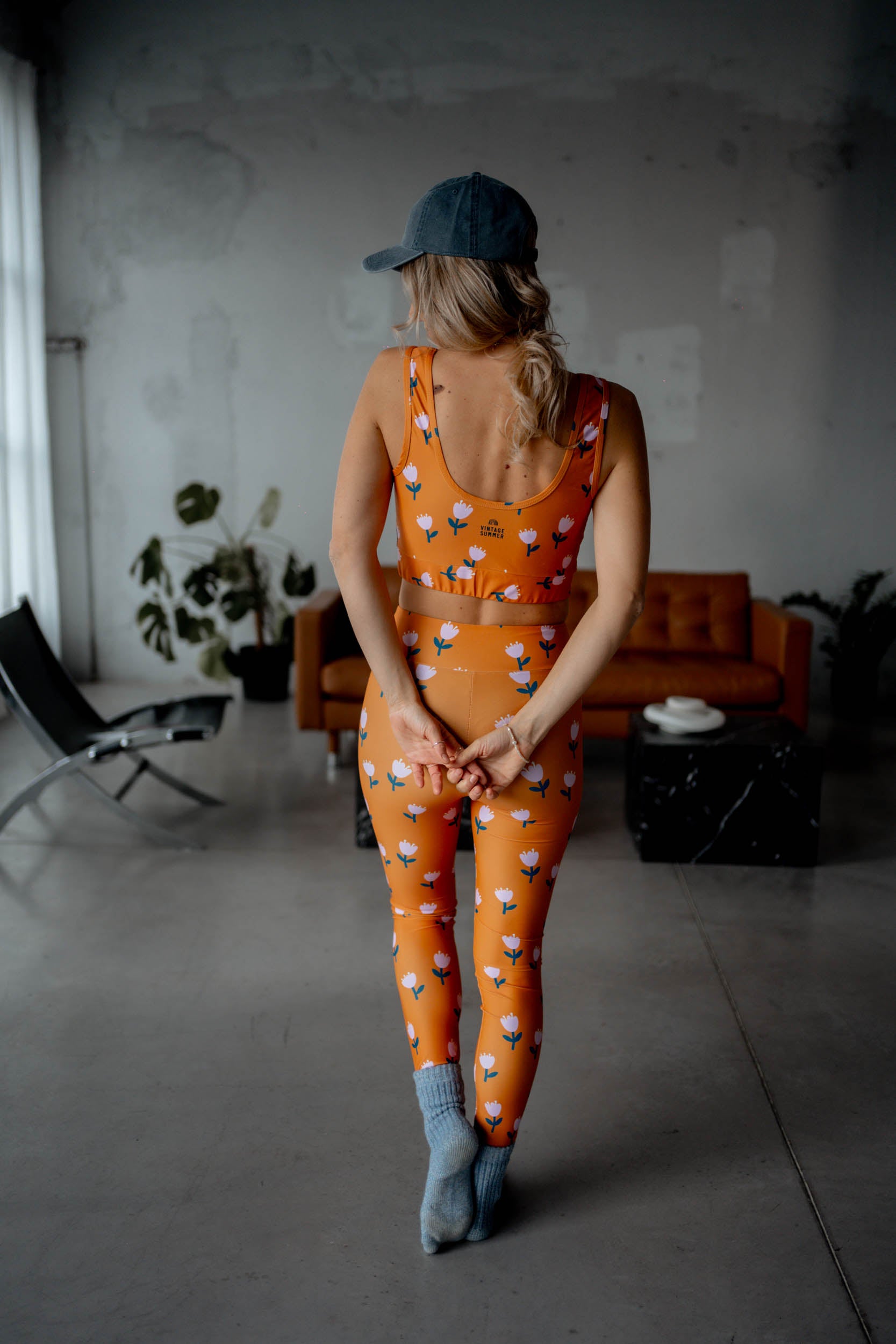 Спортен клин и топ с принт на цветя