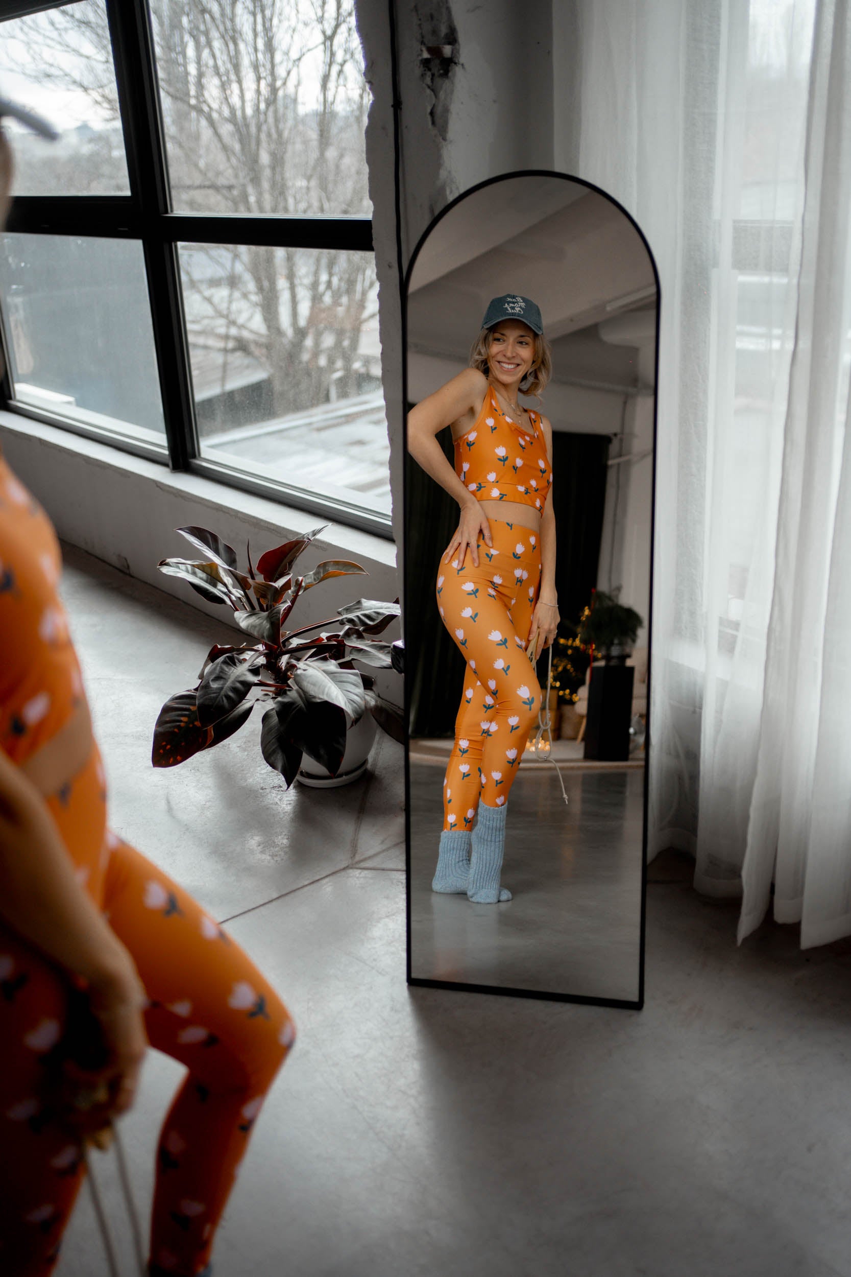 Спортен клин и топ с принт на цветя