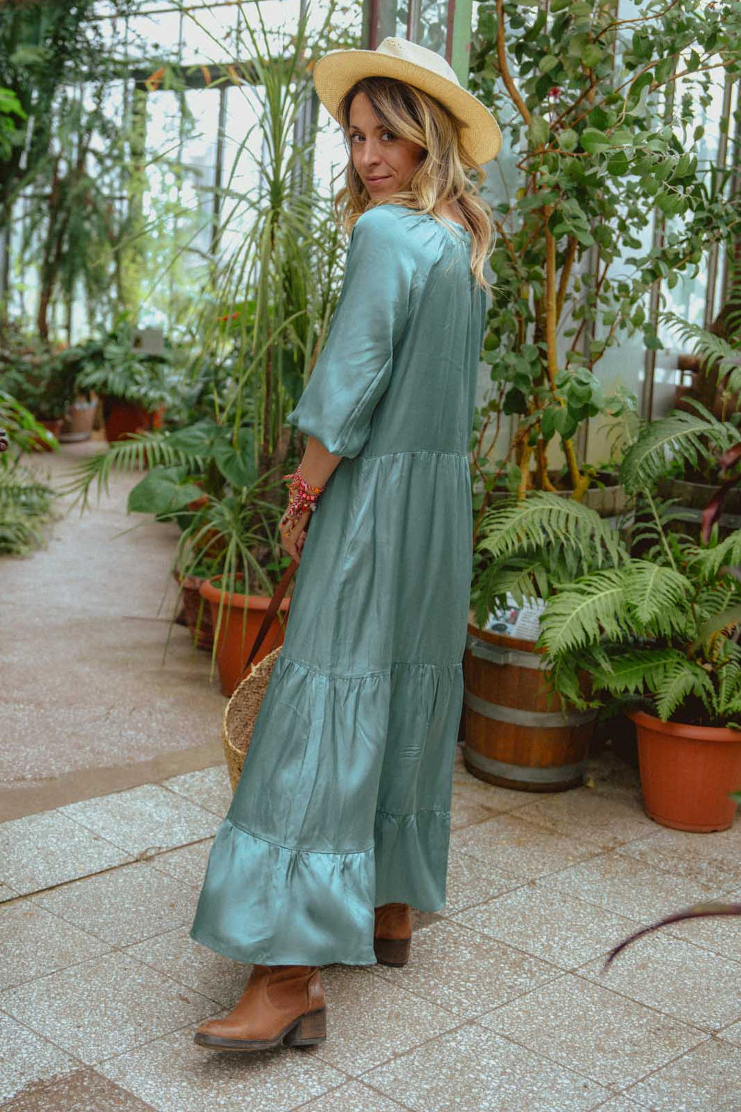 Дълга зелена сатенена рокля NAOMI