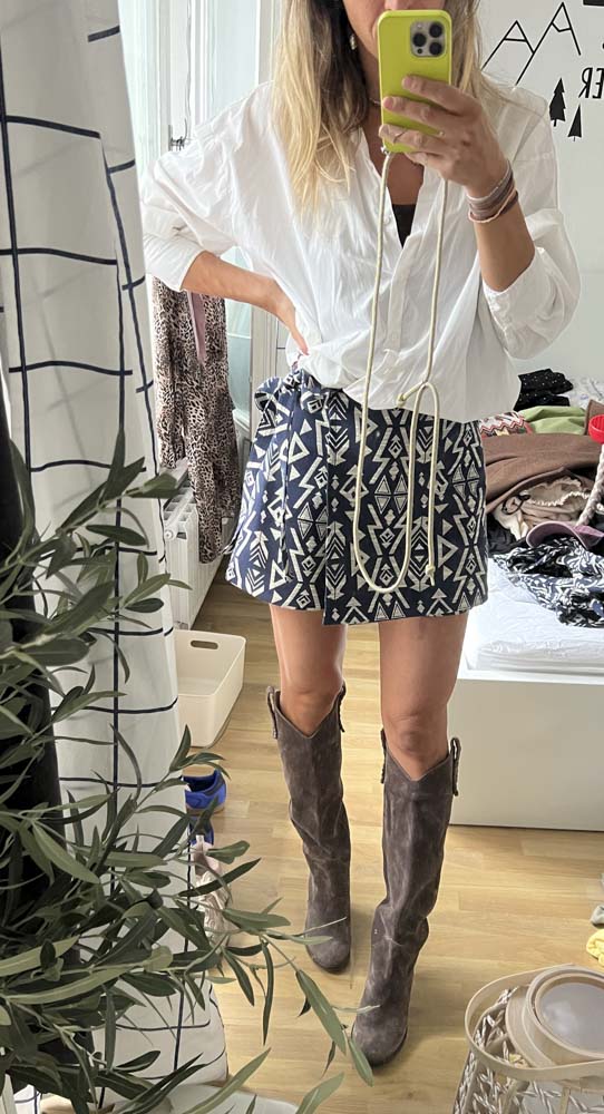 Къса синя пола панталонки тип скорт NAVA