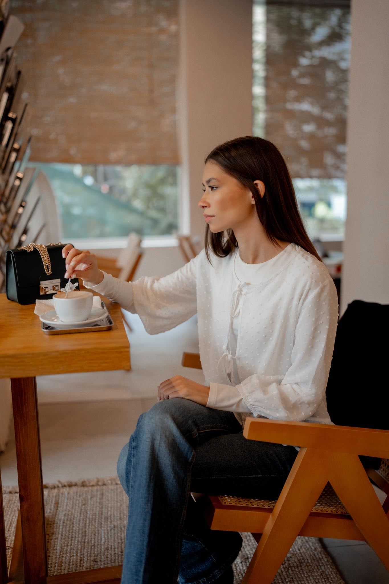 Бяла блуза с връзки RACHEL