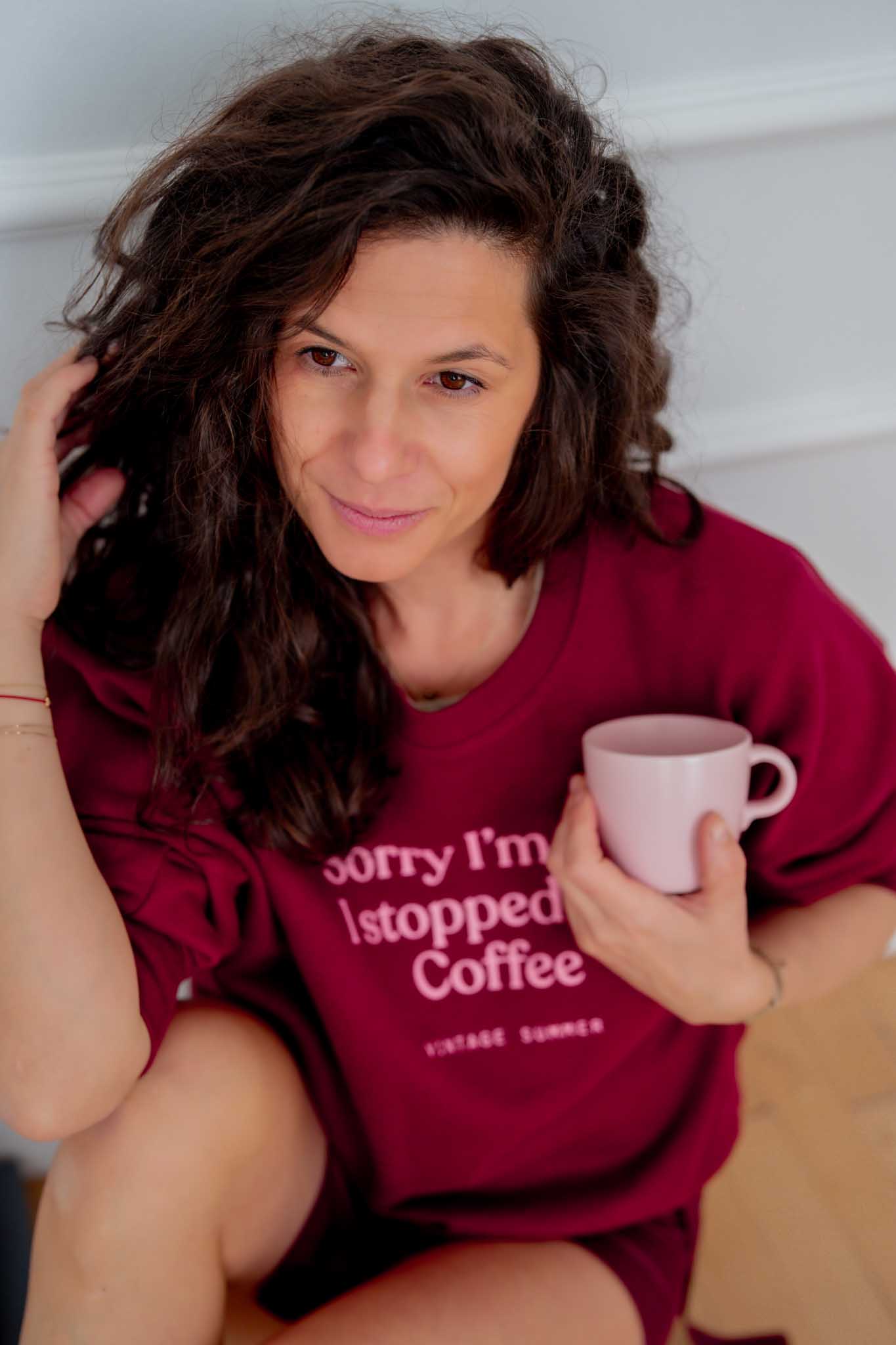 Бордо блуза Sorry I'm Late I stopped for coffee