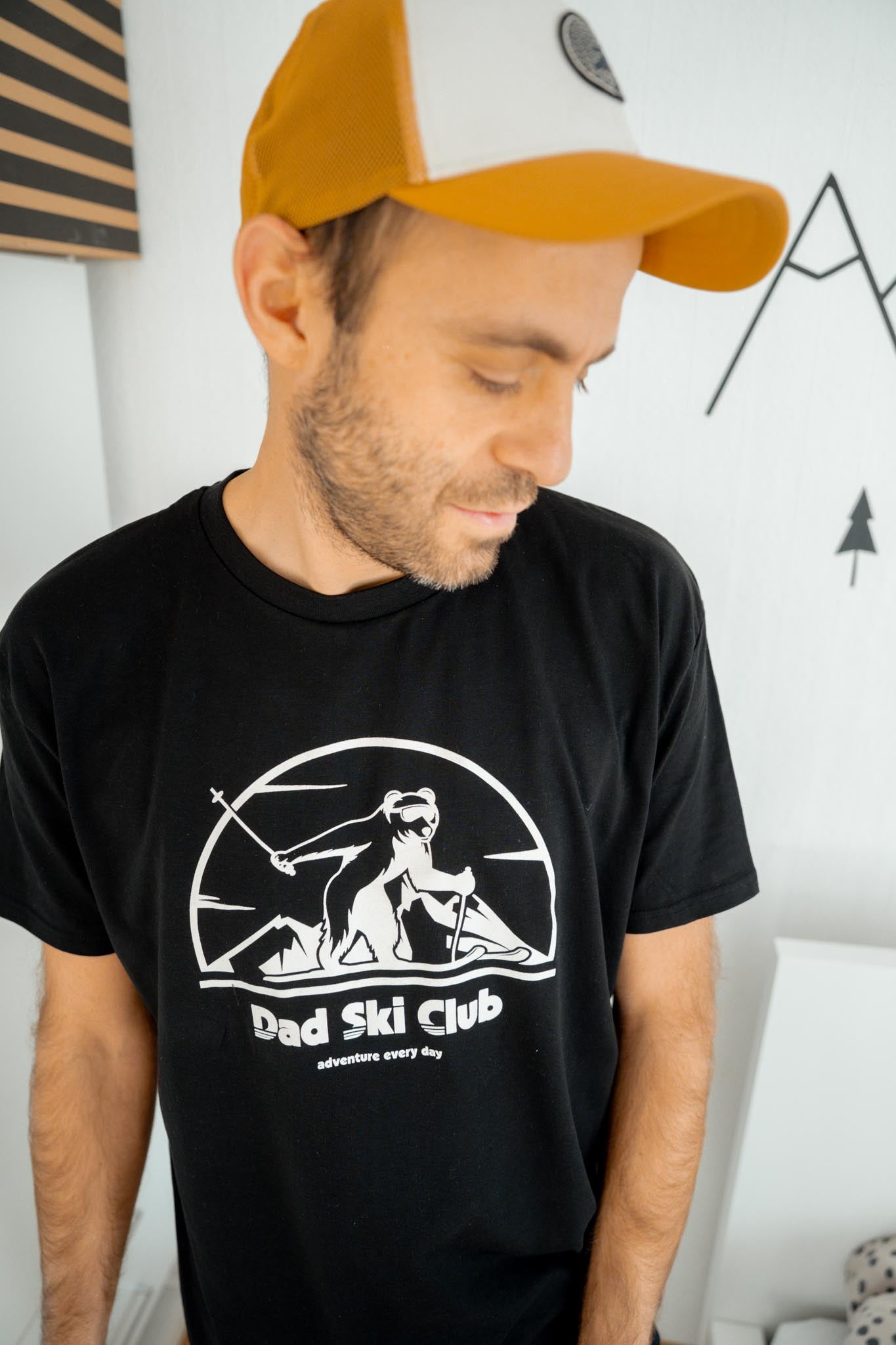 Мъжка черна тениска DAD SKI CLUB