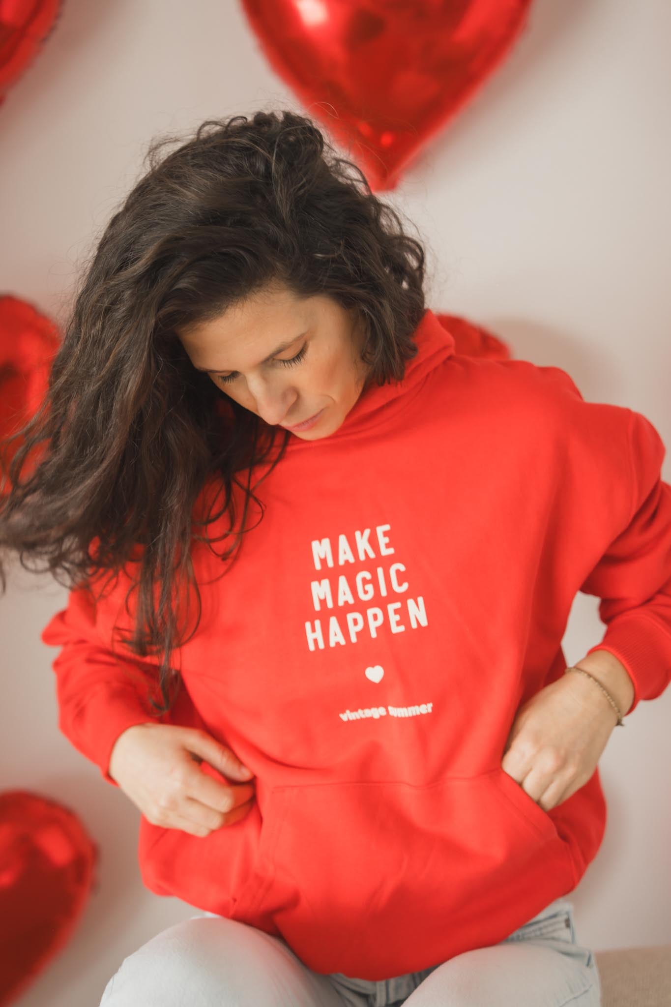 Червен суичър Make Magic Happen с качулка