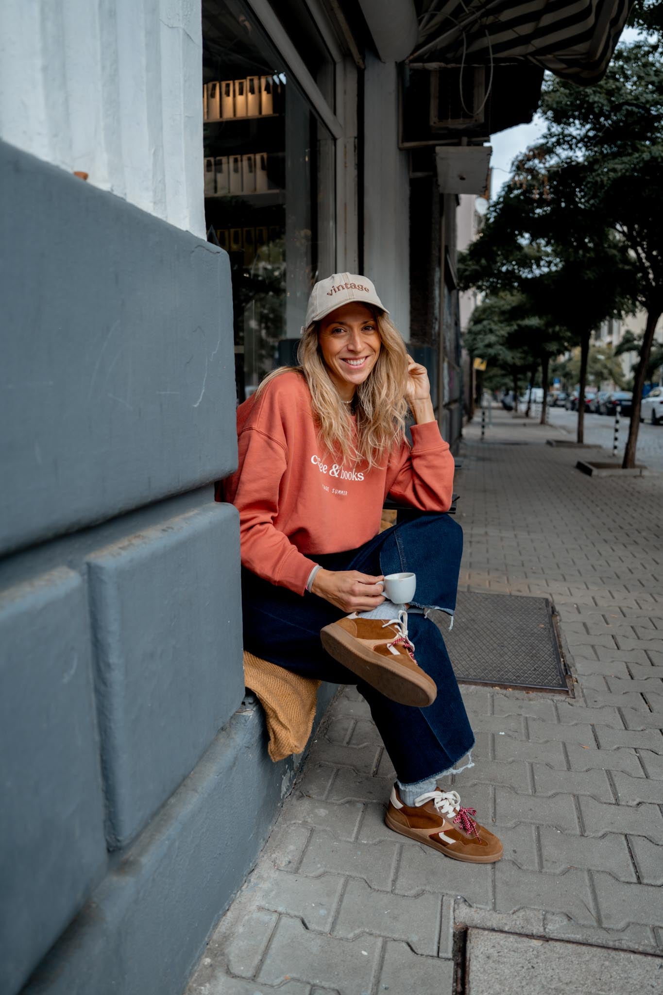 Керемидена блуза Coffee & Books